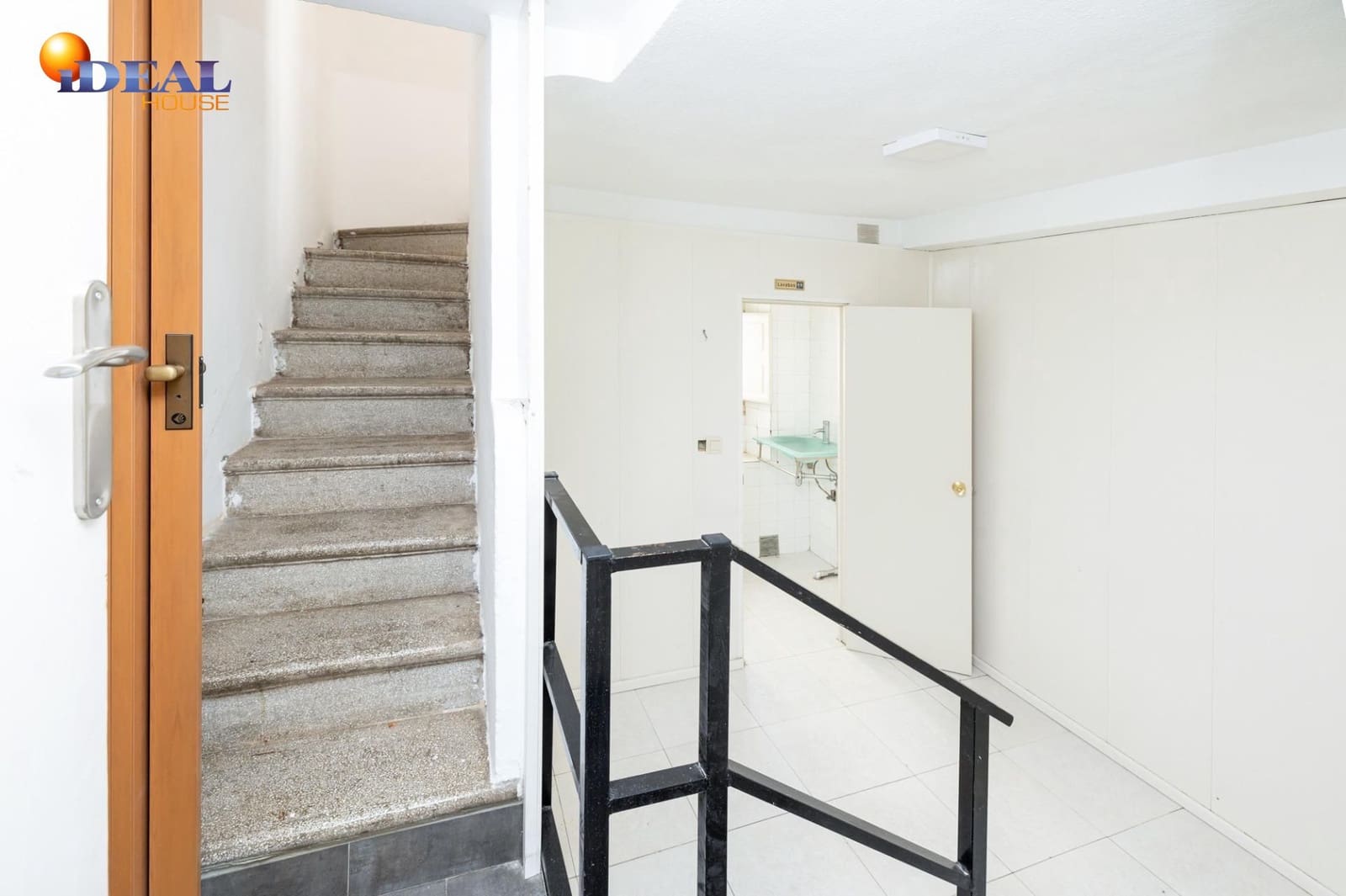 Kommersiell till salu i Granada stad - 59 900 € (Ref: 9433752)