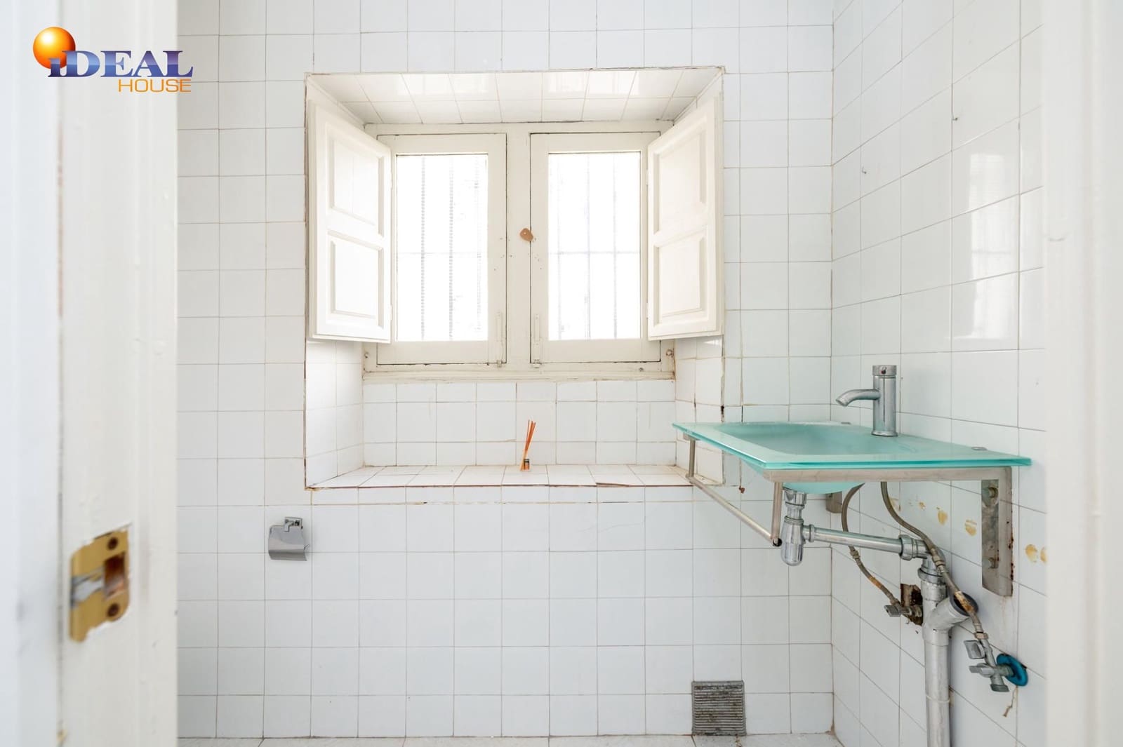 Kommersiell till salu i Granada stad - 59 900 € (Ref: 9433752)