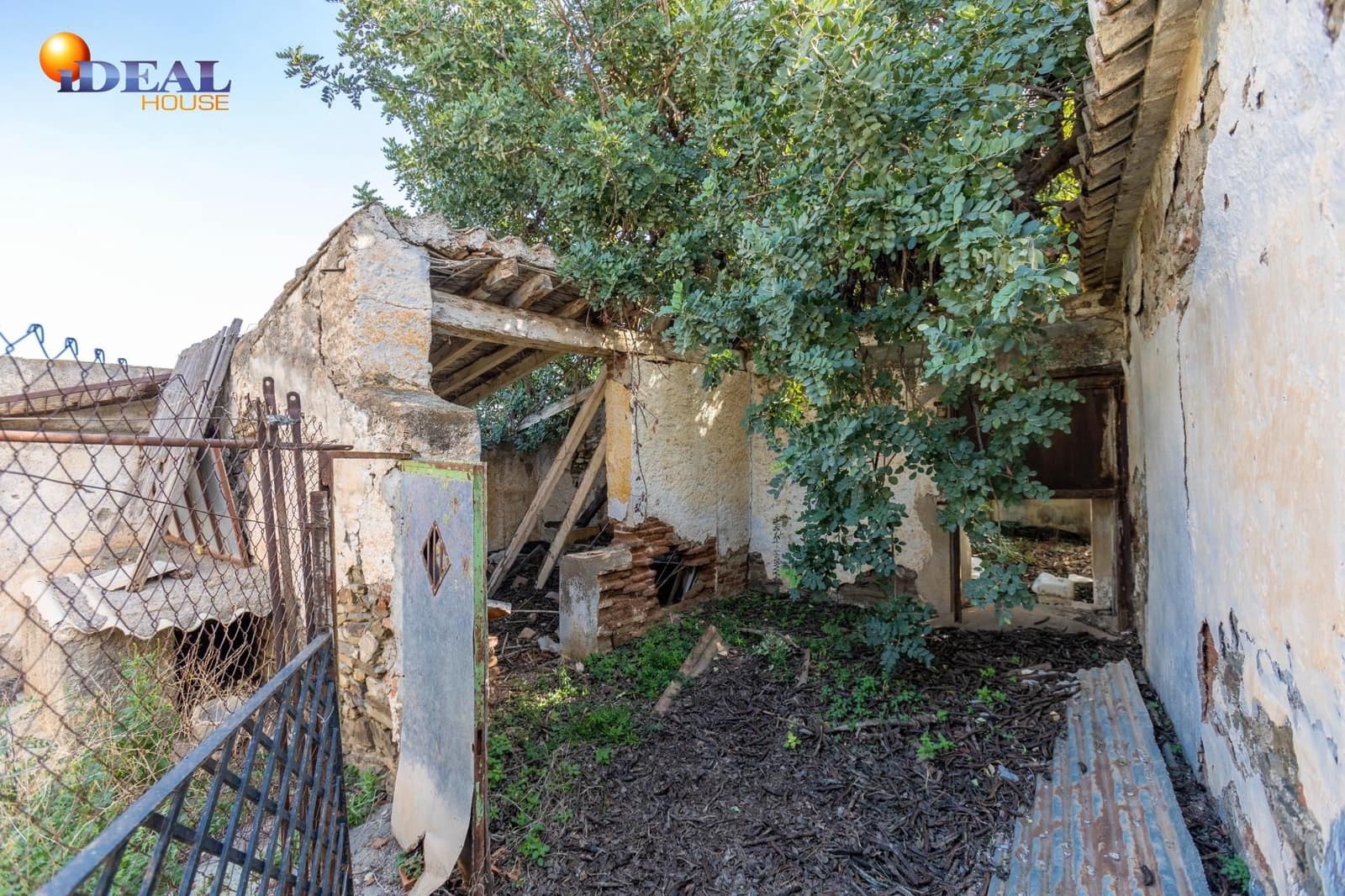 2 bedroom Finca/Country House for sale in Salobrena - € 160,000 (Ref: 9433753)