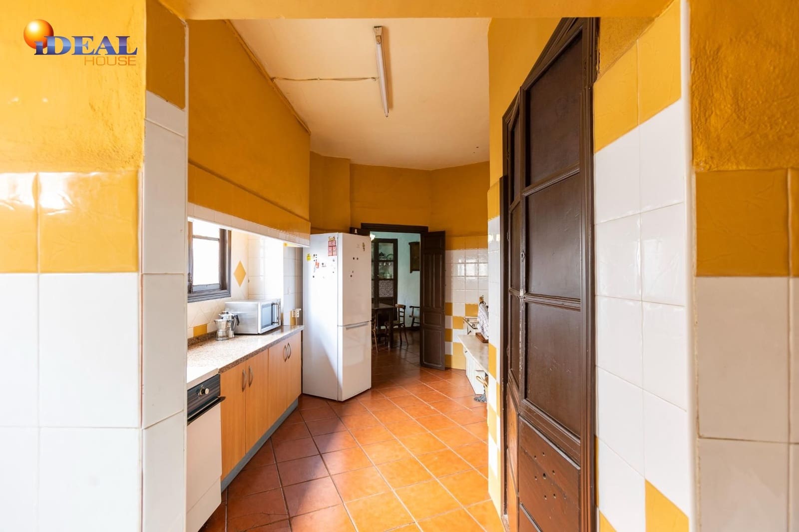 13 Zimmer Hotel zu verkaufen in Salobrena - 650.000 € (Ref: 9433754)