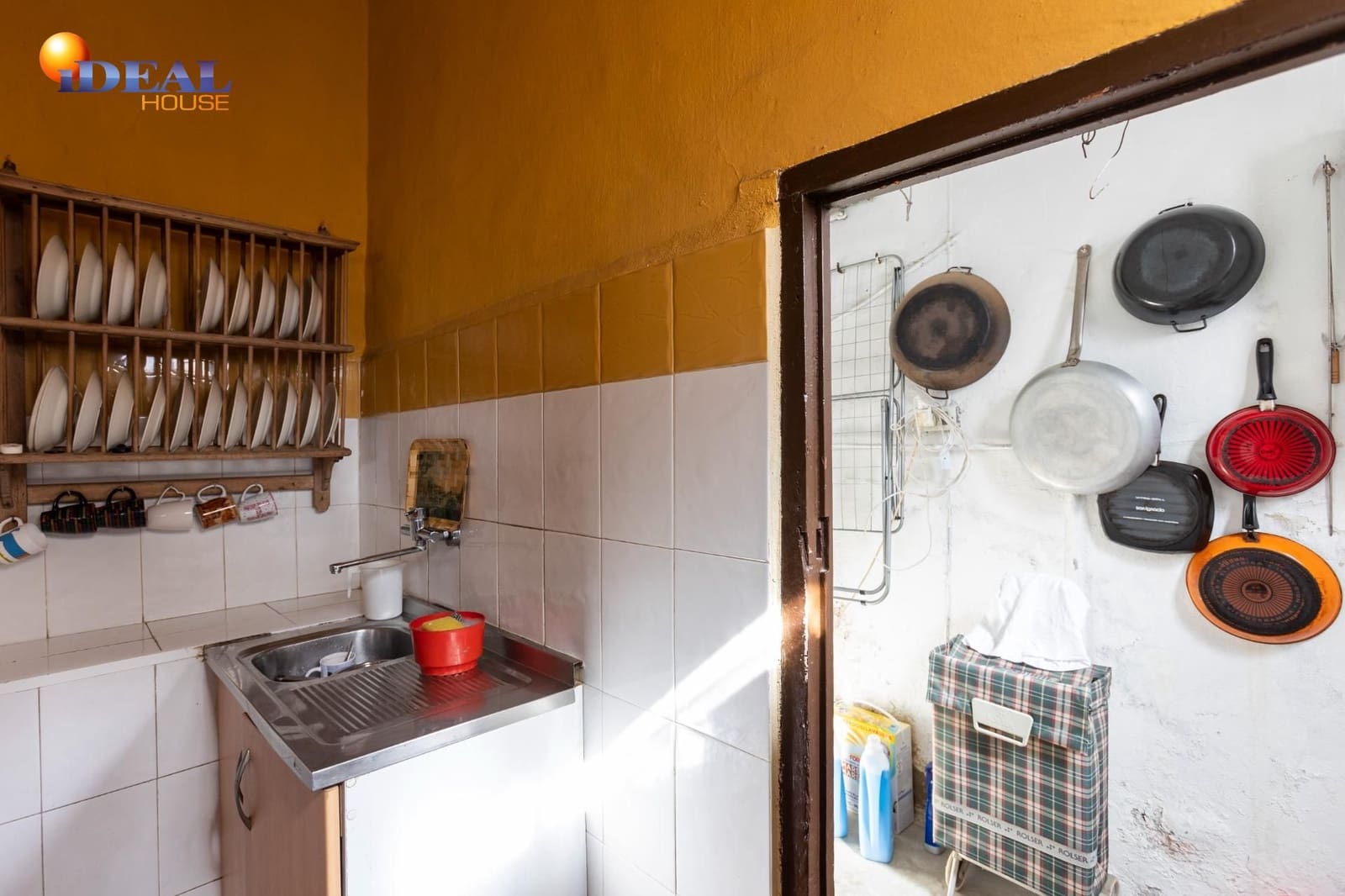 13 Zimmer Hotel zu verkaufen in Salobrena - 650.000 € (Ref: 9433754)