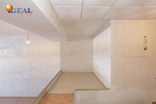 Commercial for sale in Armilla - € 135,000 (Ref: 9433755)