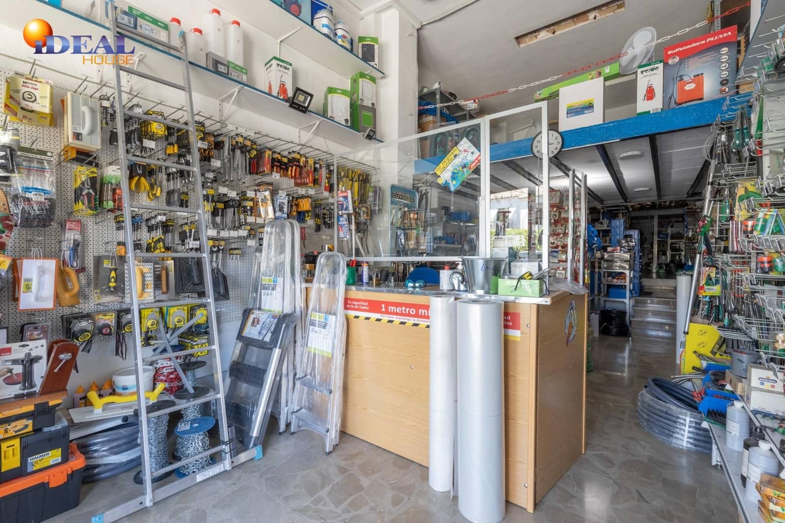 Erhverv til salg i Granada by - € 150.000 (Ref: 9433756)