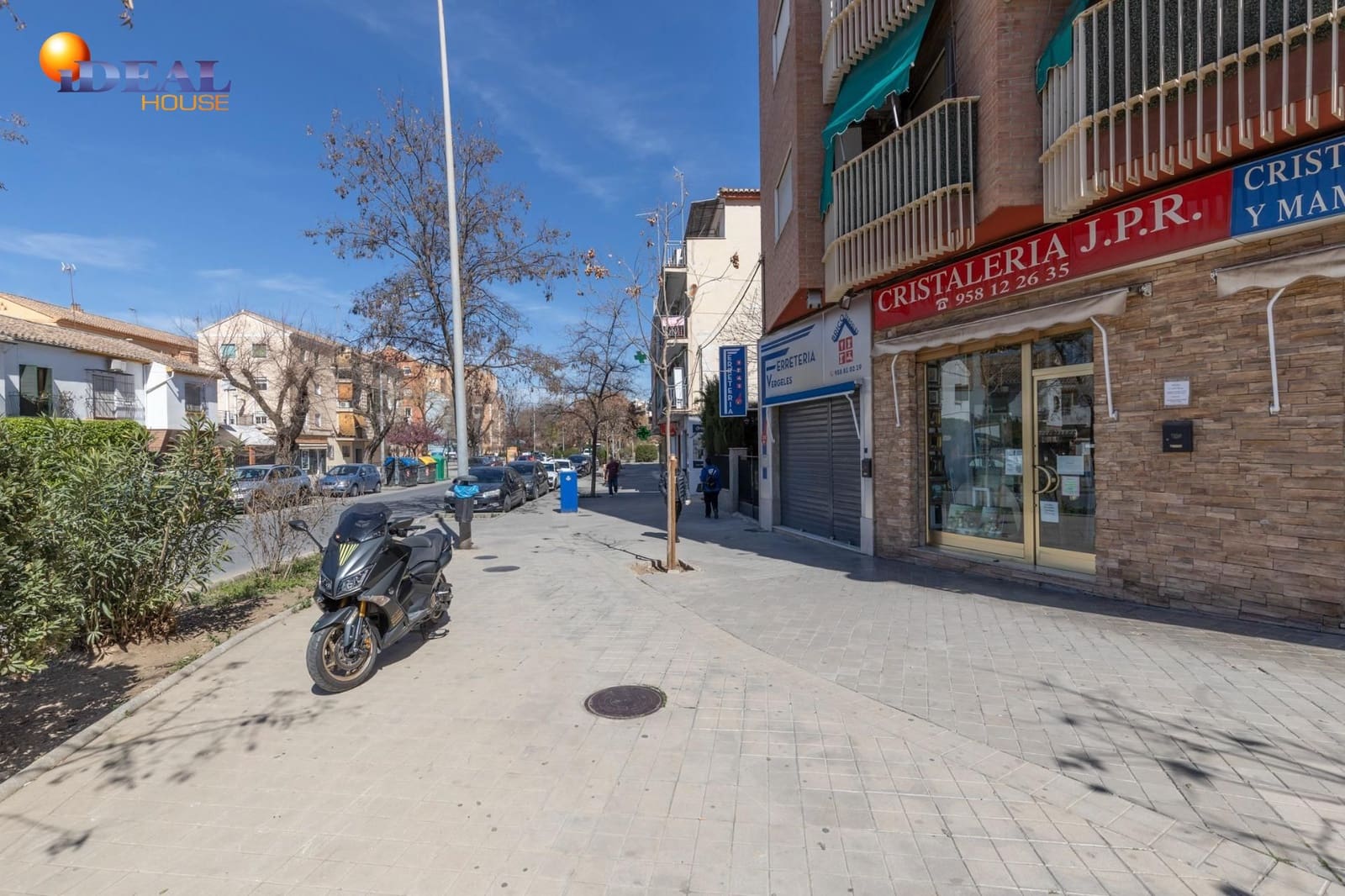 Erhverv til salg i Granada by - € 150.000 (Ref: 9433756)