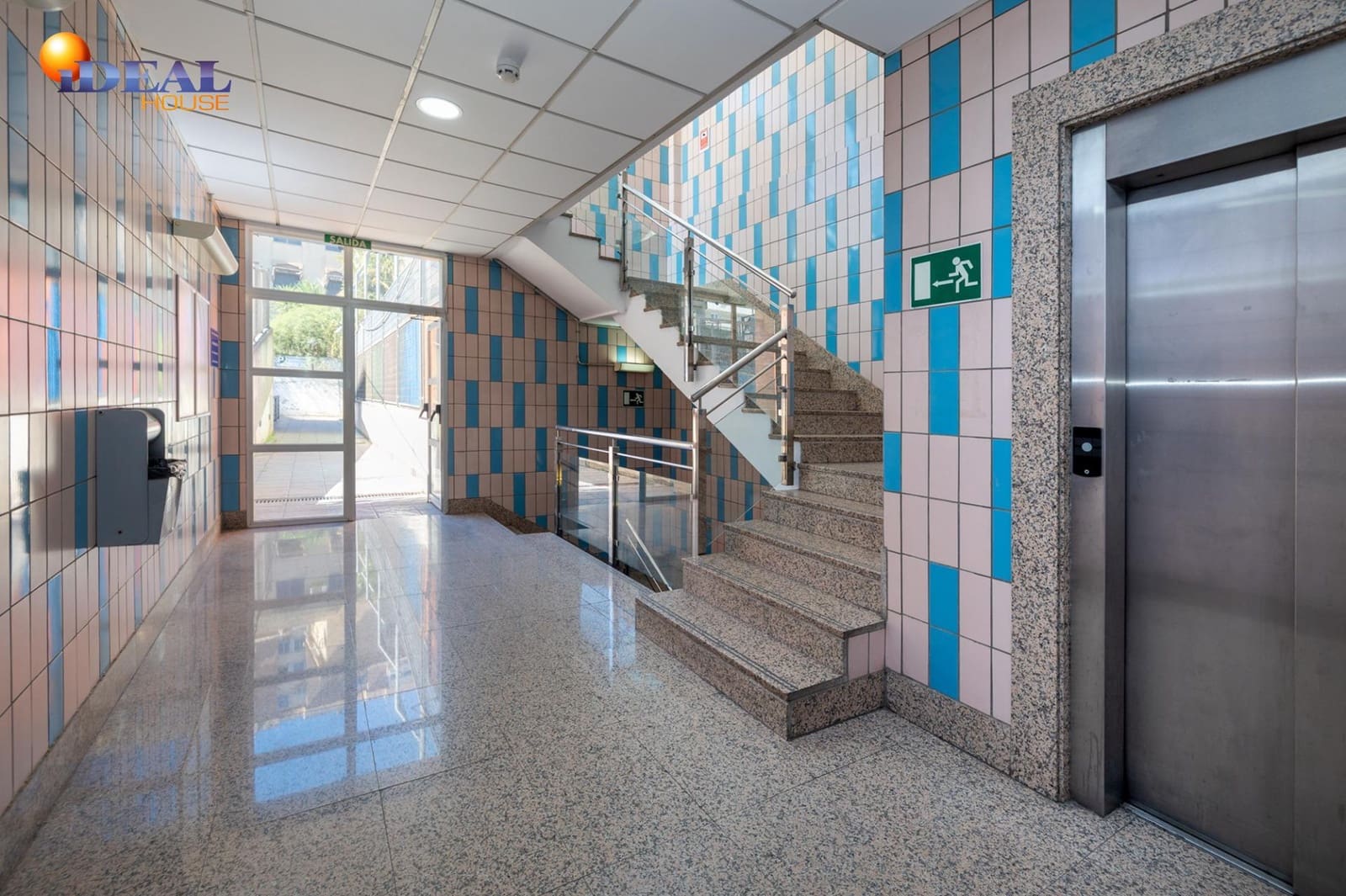 Garage te koop in Granada stad - € 40.000 (Ref: 9433757)