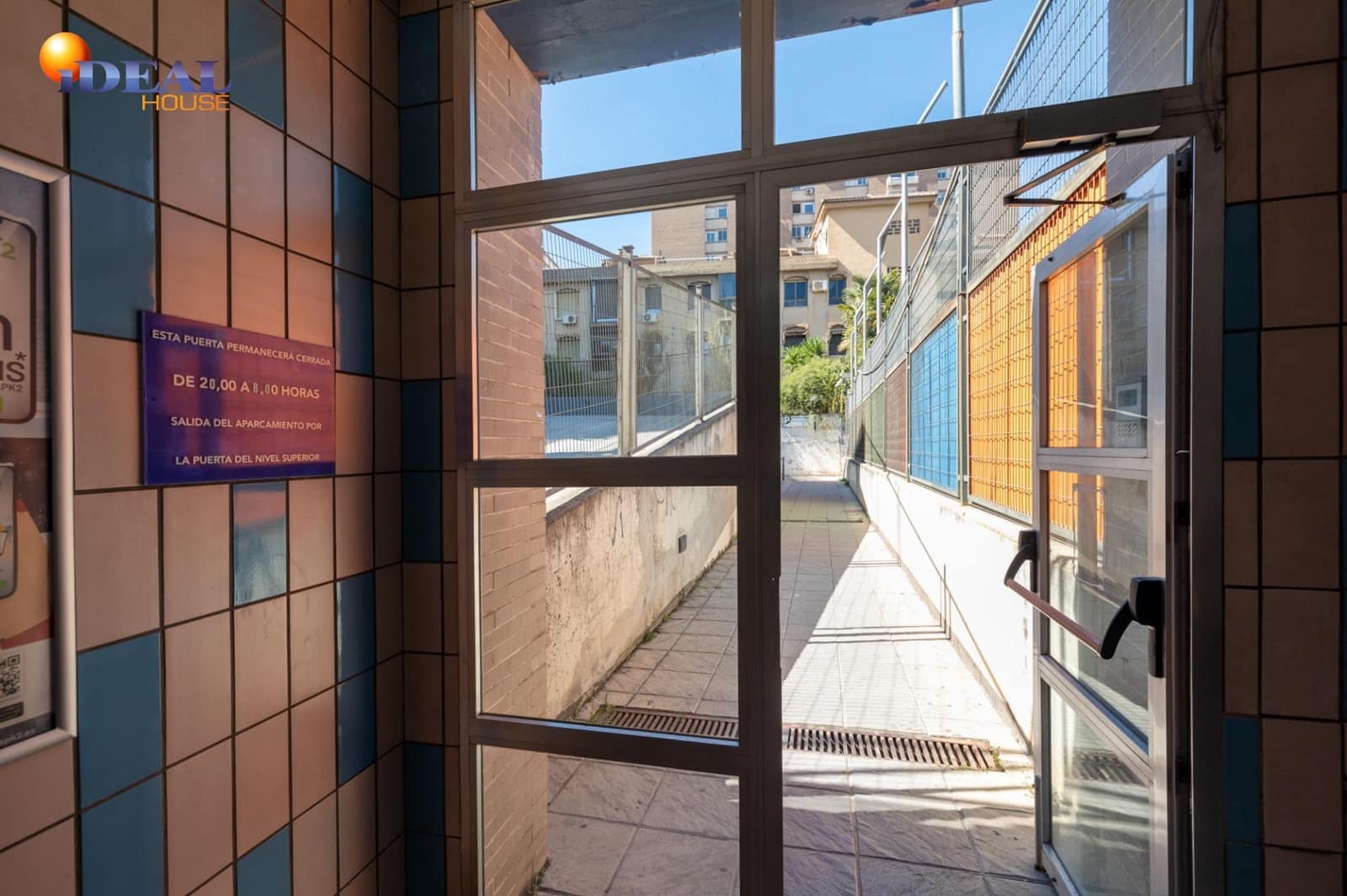 Garage te koop in Granada stad - € 40.000 (Ref: 9433757)