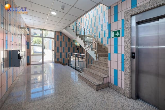 Garasje til salgs i Granada by - € 40 000 (Ref: 9433757)