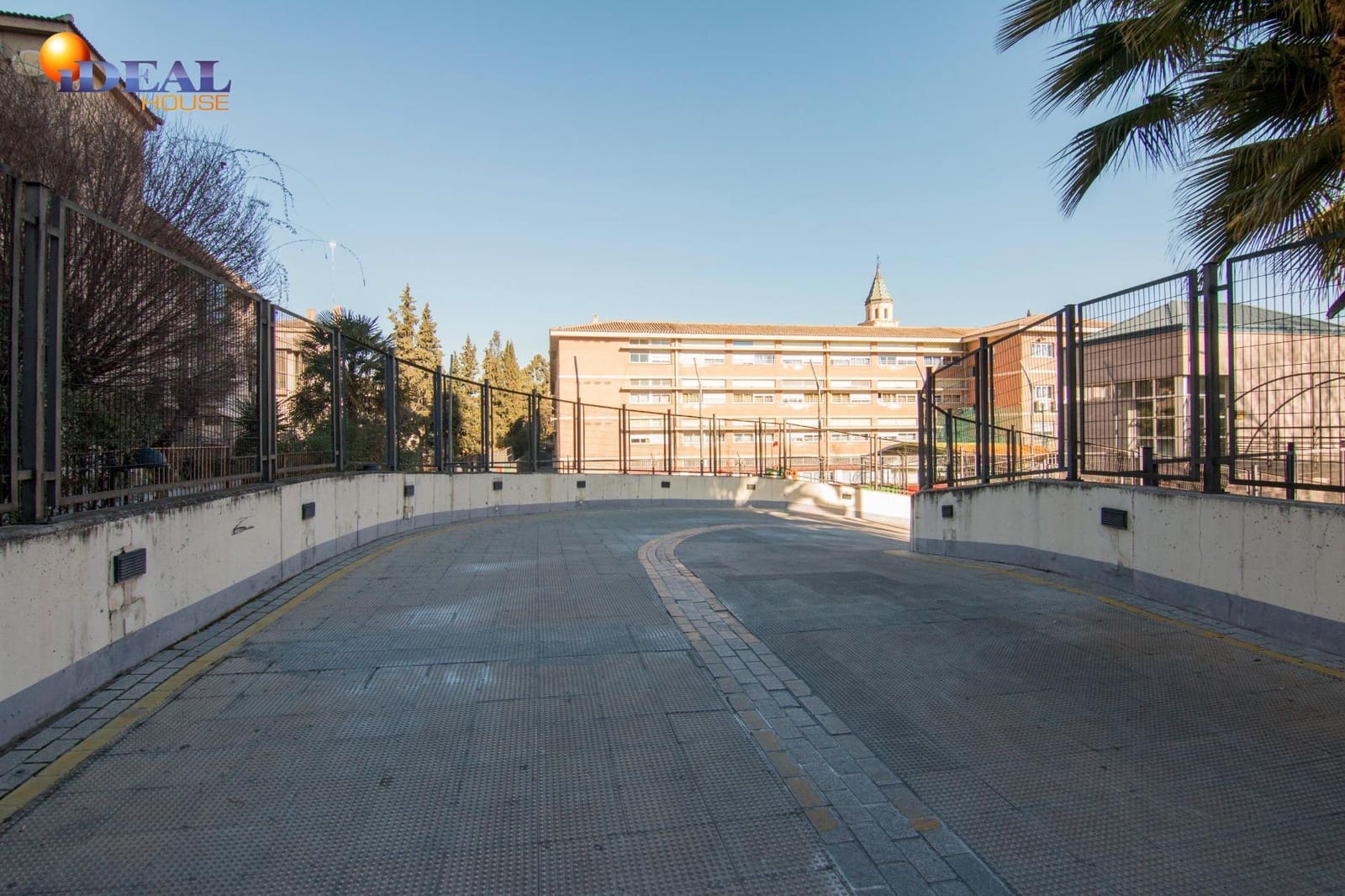 Garage te koop in Granada stad - € 40.000 (Ref: 9433757)