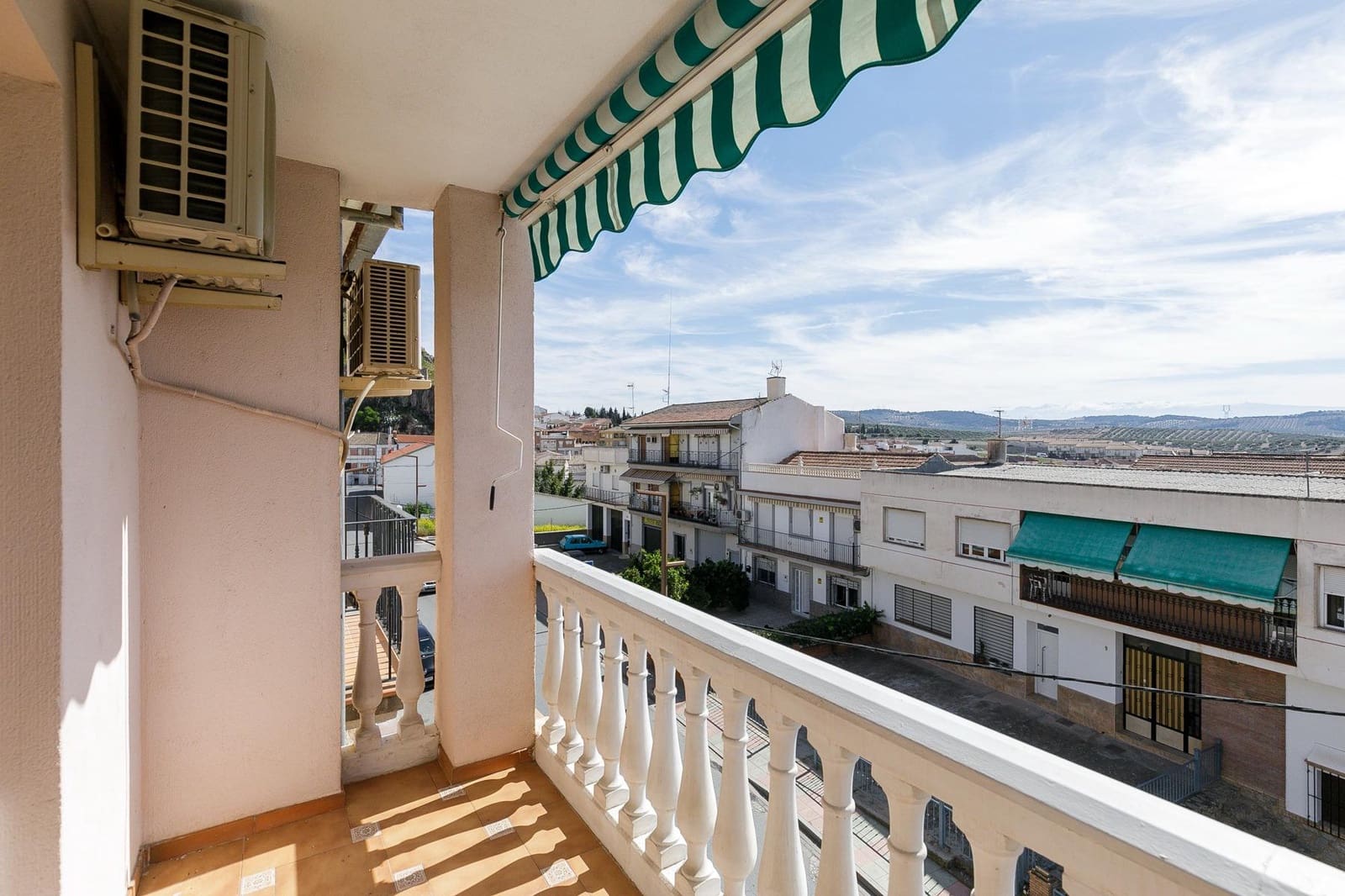 Piso de 3 habitaciones en Illora en venta - 80.000 € (Ref: 9433758)