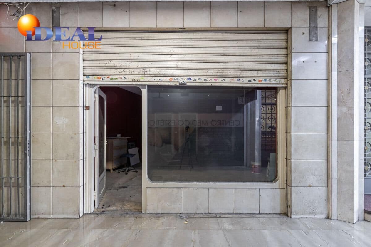 Commercial for sale in Granada city - € 133,980 (Ref: 9433764)
