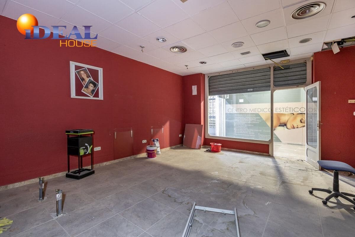 Commercial for sale in Granada city - € 133,980 (Ref: 9433764)