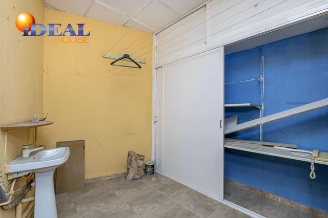 Commercial for sale in Granada city - € 133,980 (Ref: 9433764)