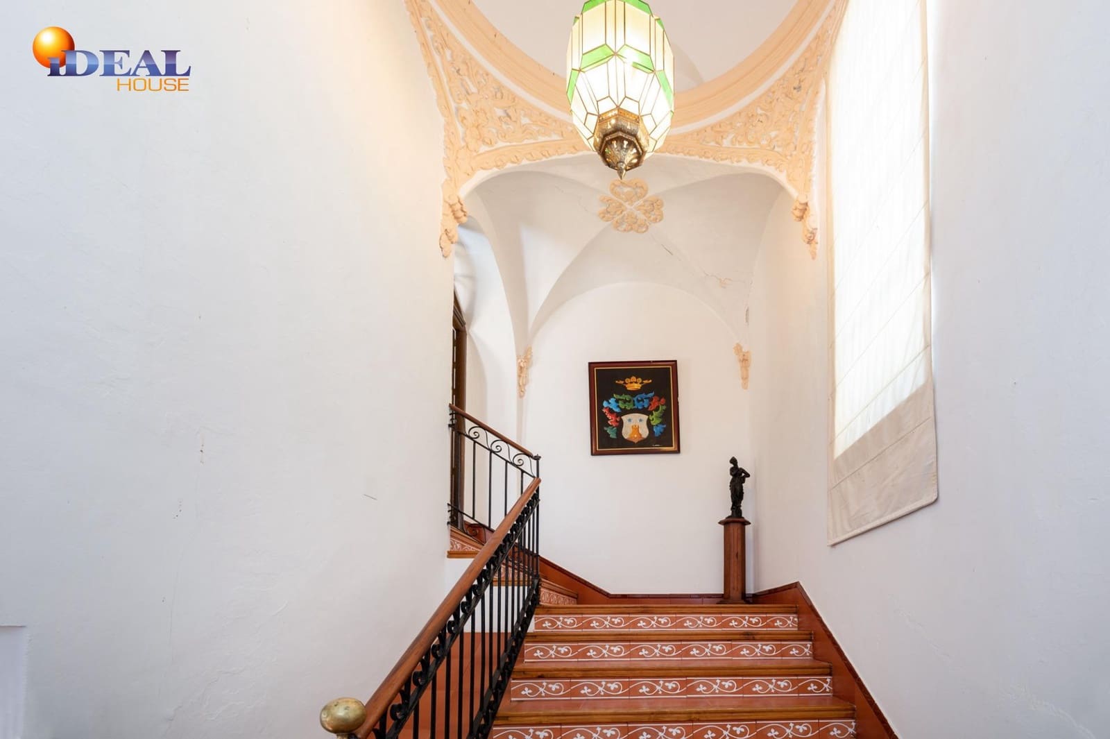 8 bedroom Townhouse for sale in Ugijar with garage - € 295,000 (Ref: 9433765)