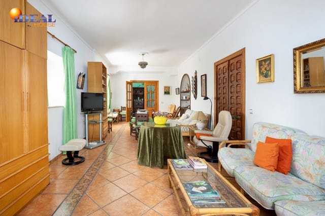 8 soverom Hus til salgs i Ugíjar med garasje - € 295 000 (Ref: 9433765)