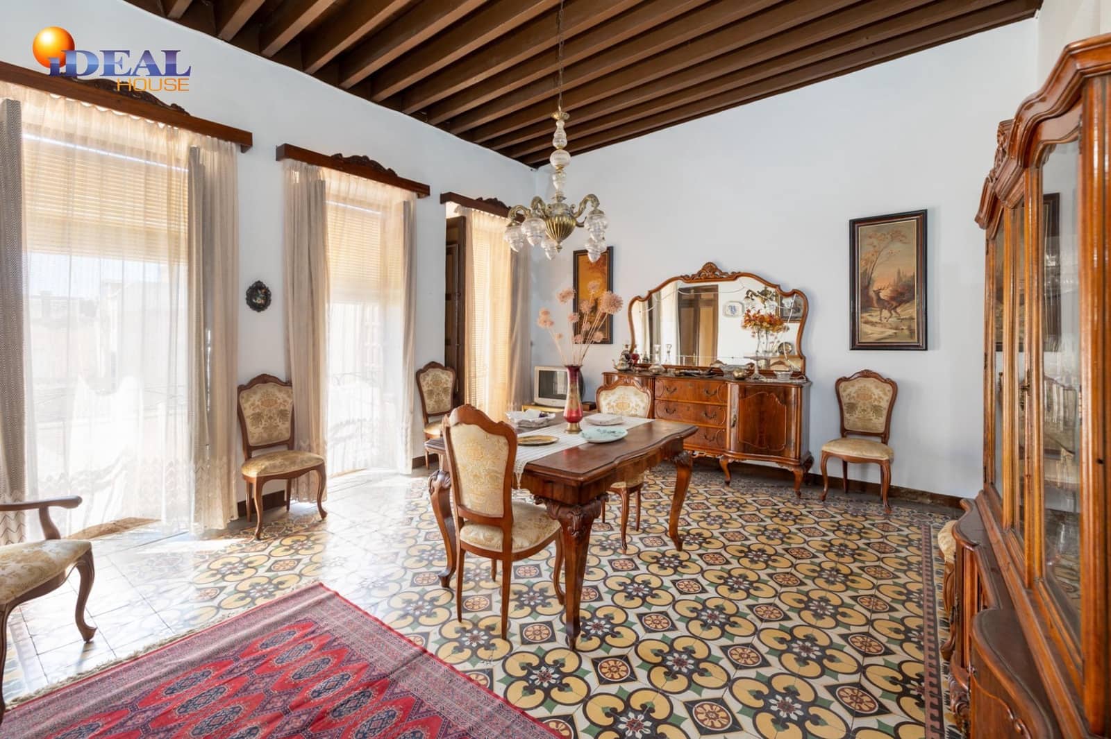 8 bedroom Townhouse for sale in Ugijar with garage - € 295,000 (Ref: 9433765)