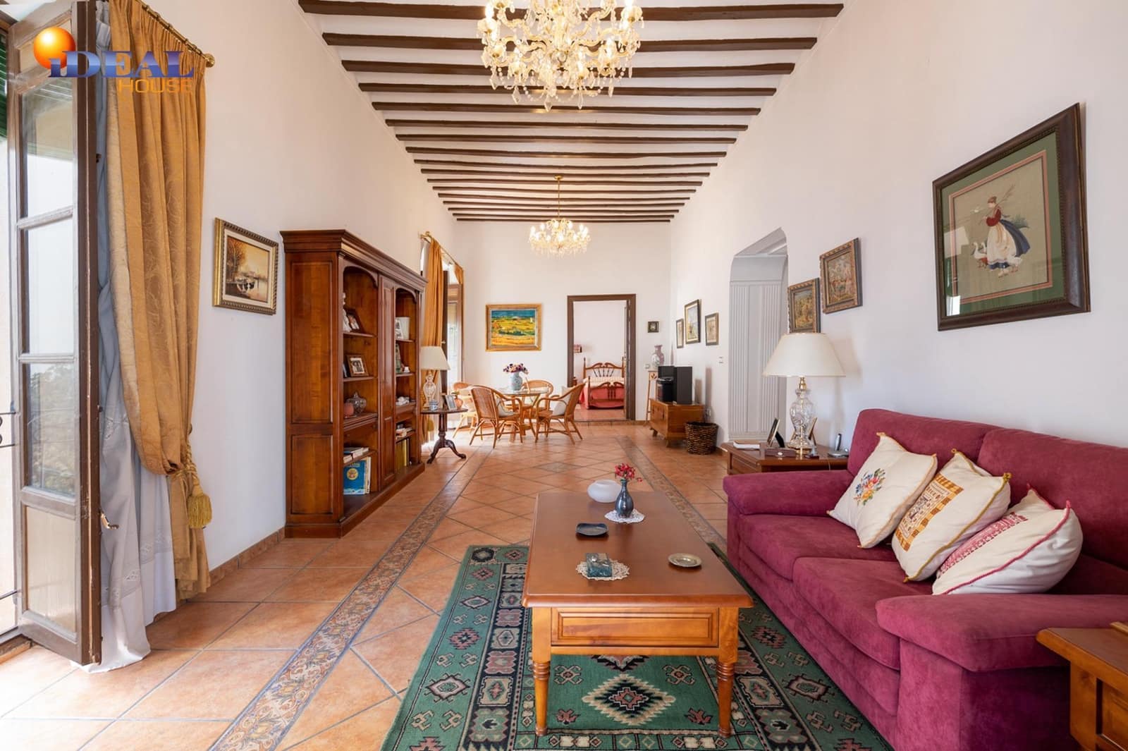 8 bedroom Townhouse for sale in Ugijar with garage - € 295,000 (Ref: 9433765)