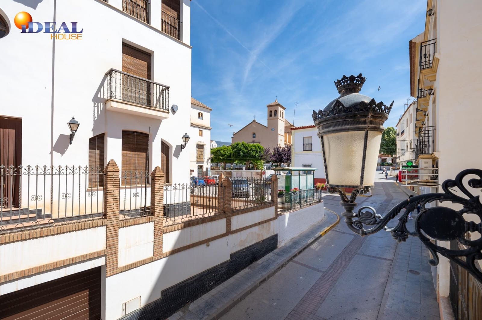 8 bedroom Townhouse for sale in Ugijar with garage - € 295,000 (Ref: 9433765)