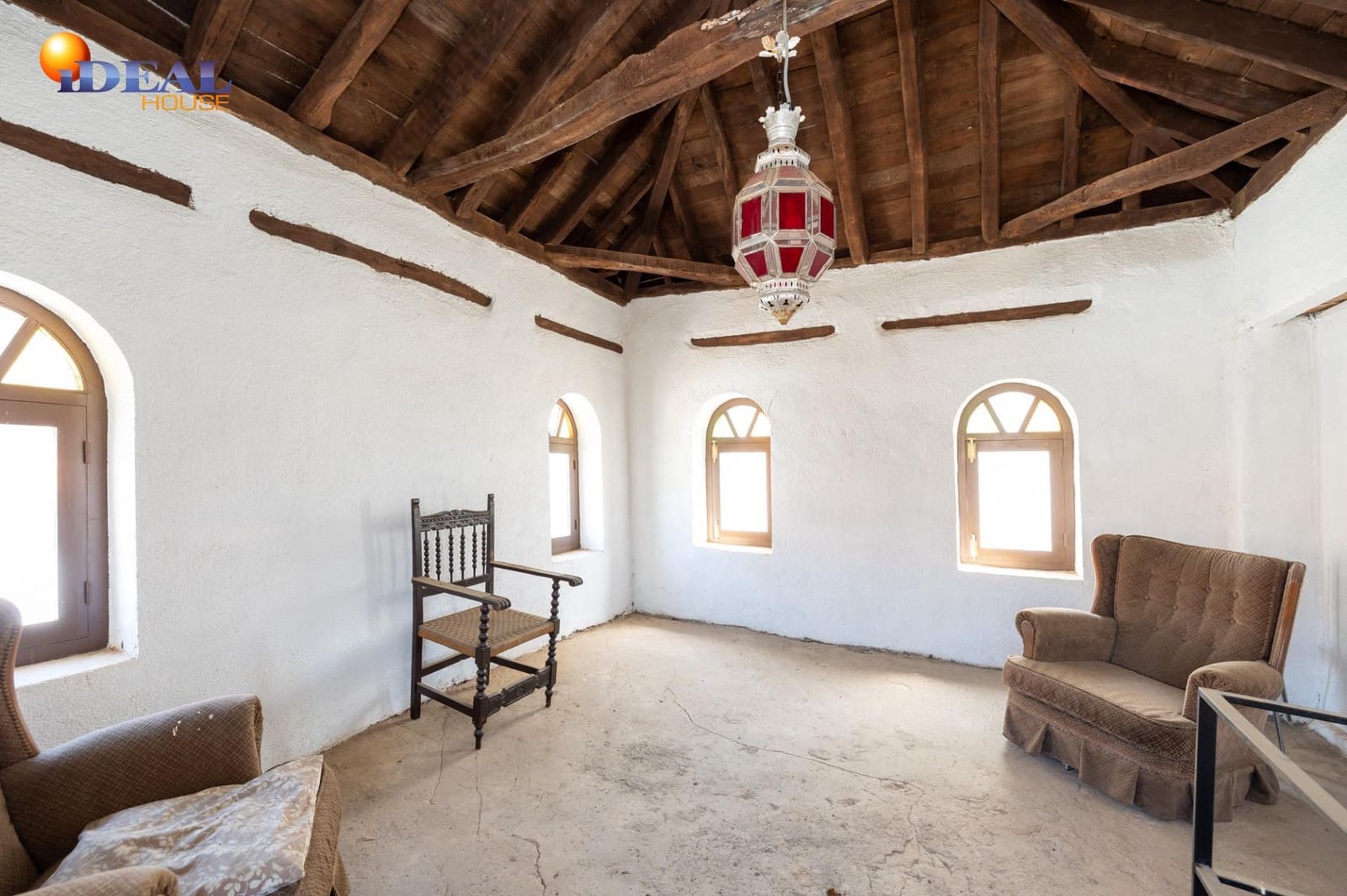 8 bedroom Townhouse for sale in Ugijar with garage - € 295,000 (Ref: 9433765)