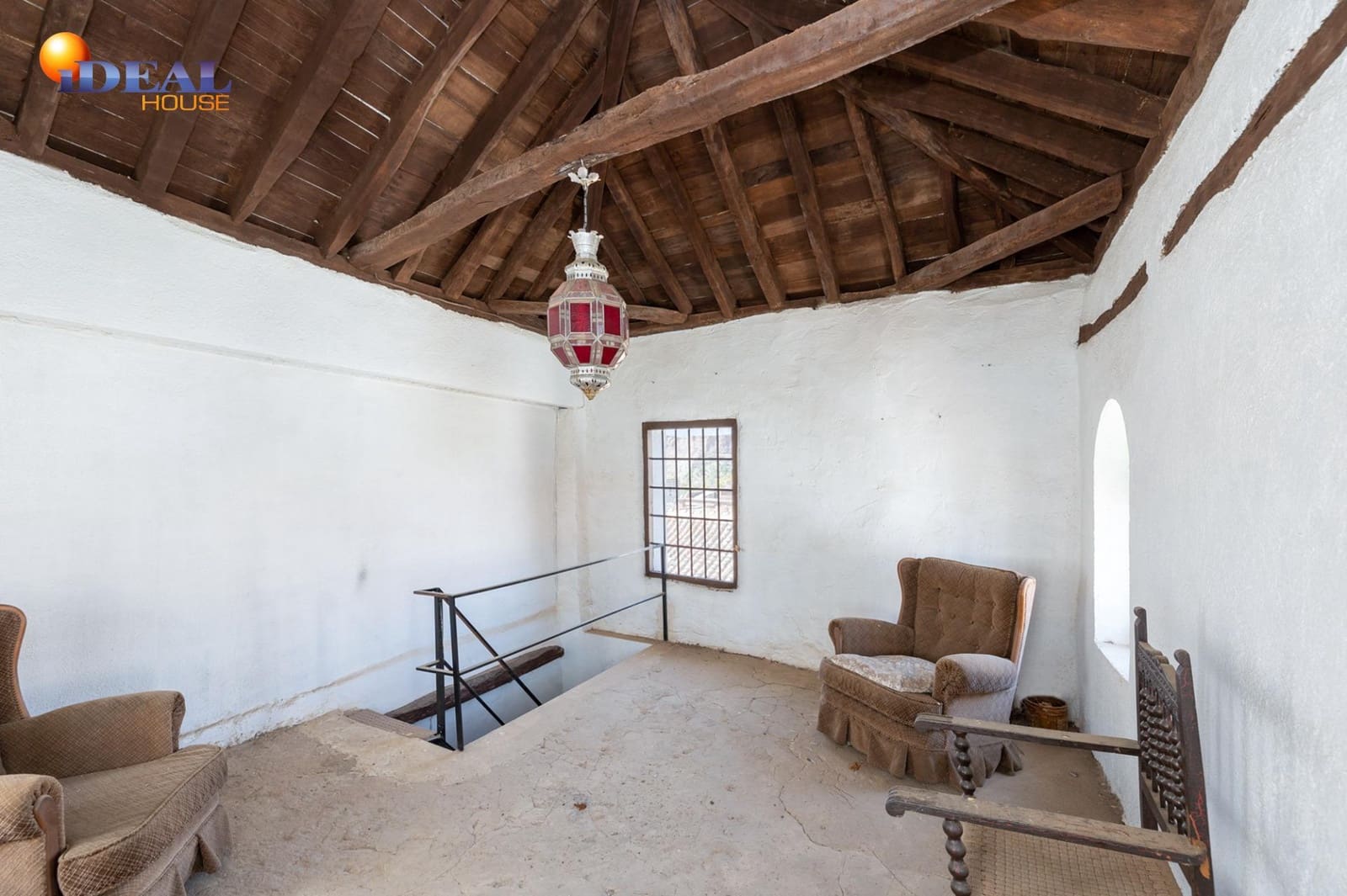 8 bedroom Townhouse for sale in Ugijar with garage - € 295,000 (Ref: 9433765)