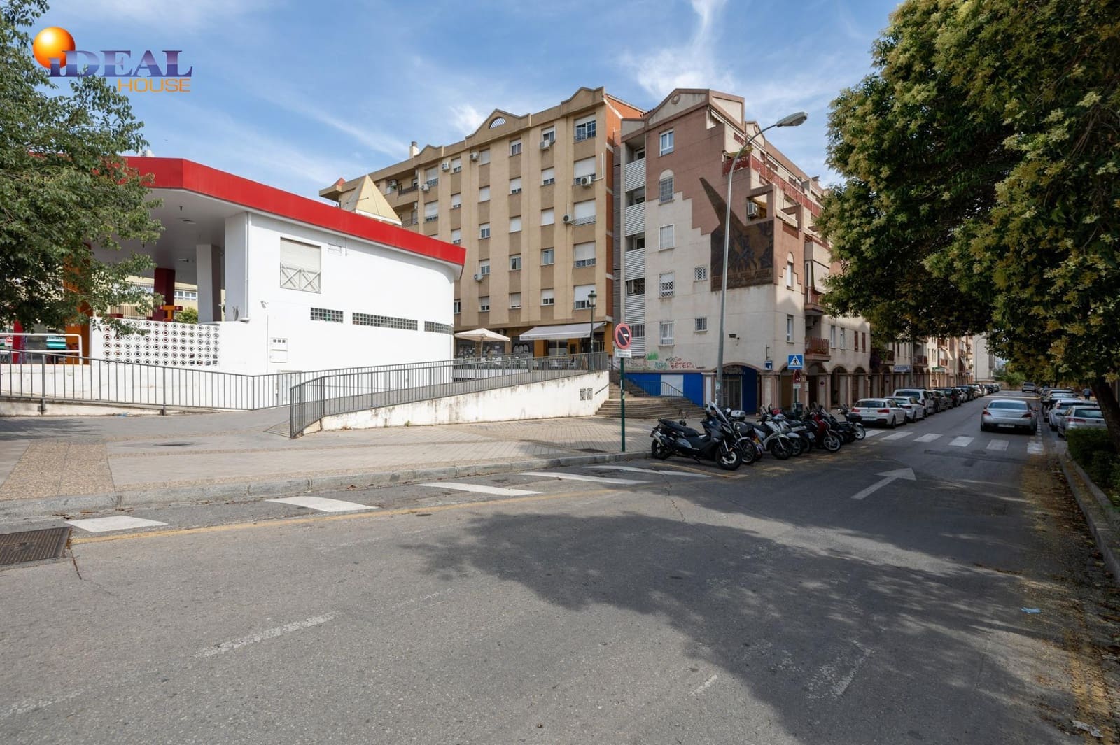 Garage for sale in Granada city - € 23,000 (Ref: 9433768)