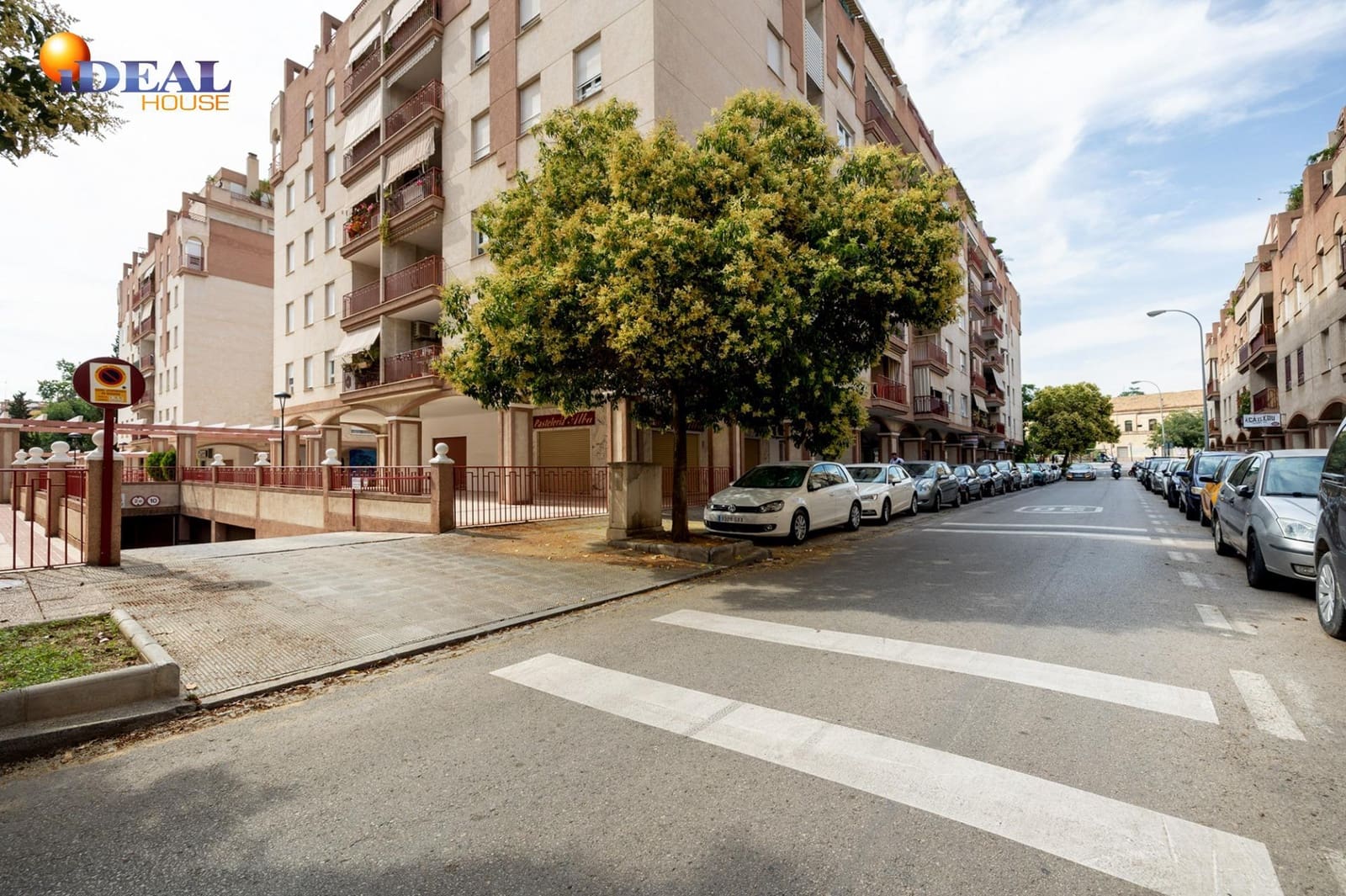 Garage for sale in Granada city - € 23,000 (Ref: 9433768)