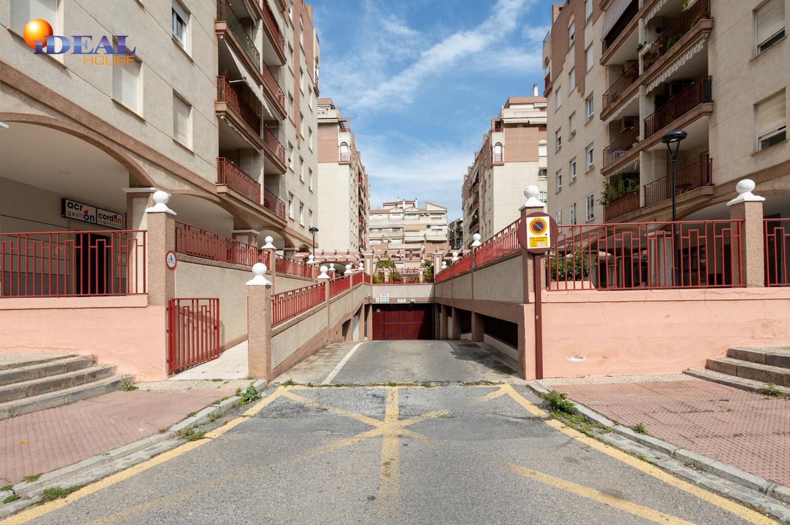 Garage for sale in Granada city - € 23,000 (Ref: 9433768)