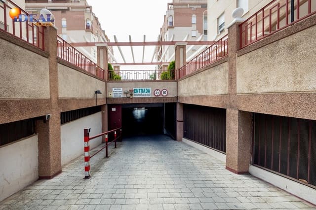 Garage for sale in Granada city - € 23,000 (Ref: 9433768)