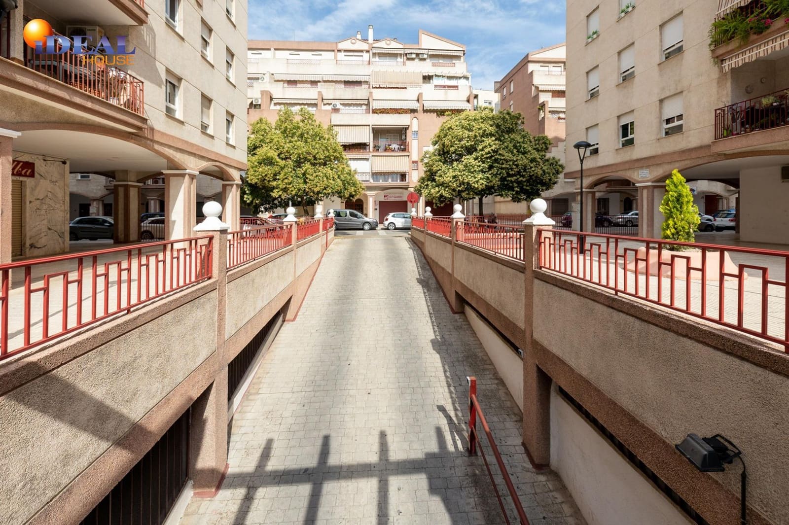 Garage for sale in Granada city - € 23,000 (Ref: 9433768)
