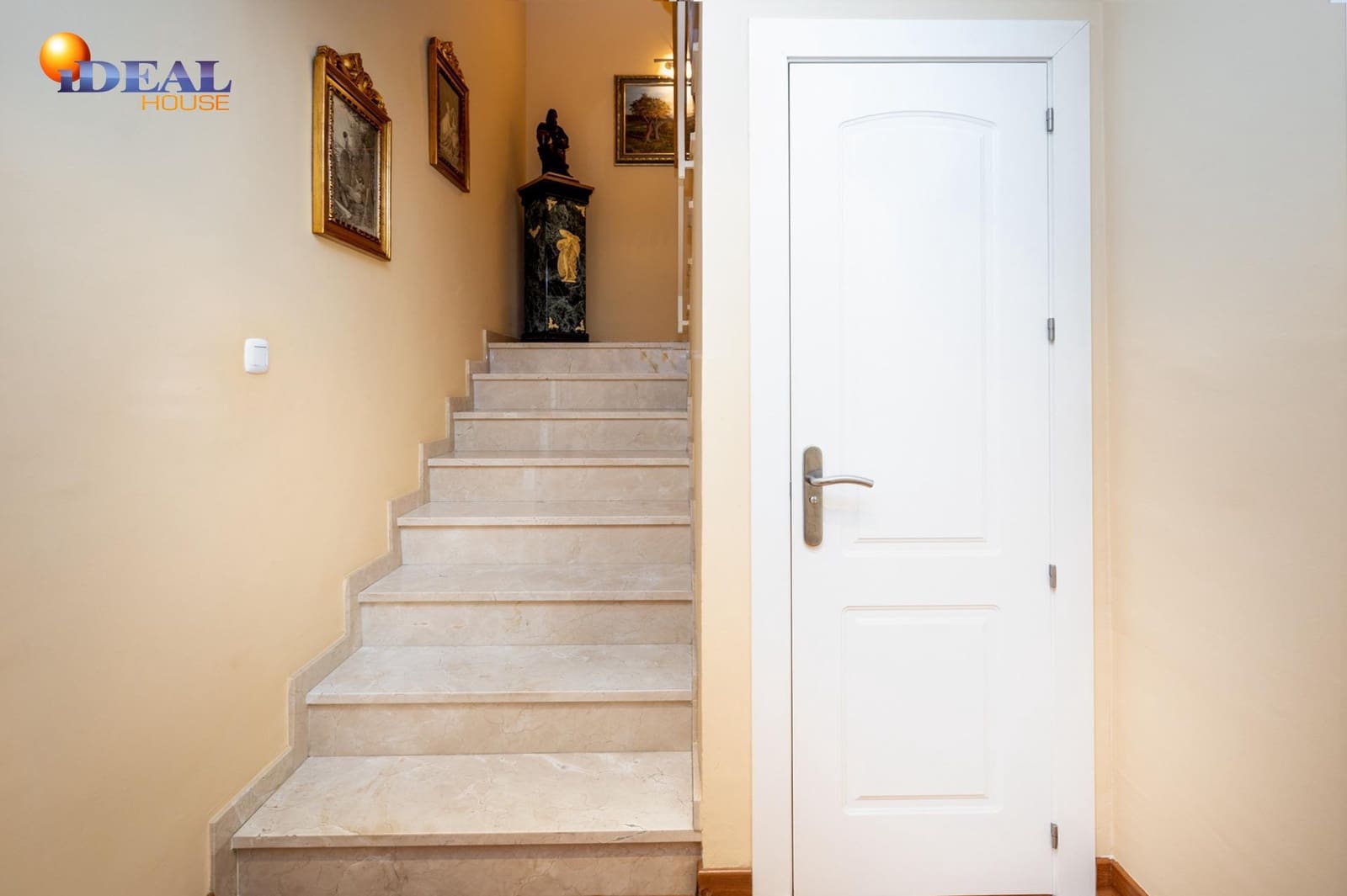 4 sypialnia Dom szeregowy na sprzedaż w Loja - 155 000 € (Ref: 9433770)