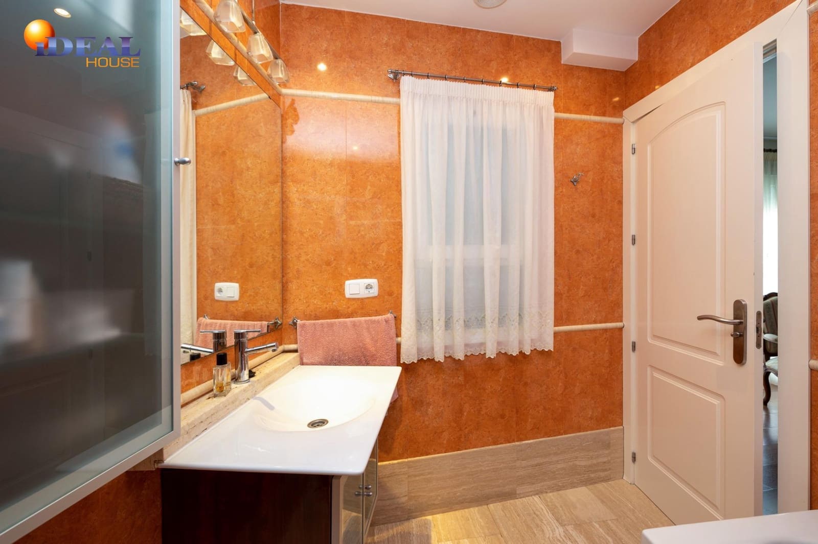 4 sypialnia Dom szeregowy na sprzedaż w Loja - 155 000 € (Ref: 9433770)