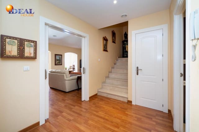 4 sypialnia Dom szeregowy na sprzedaż w Loja - 155 000 € (Ref: 9433770)