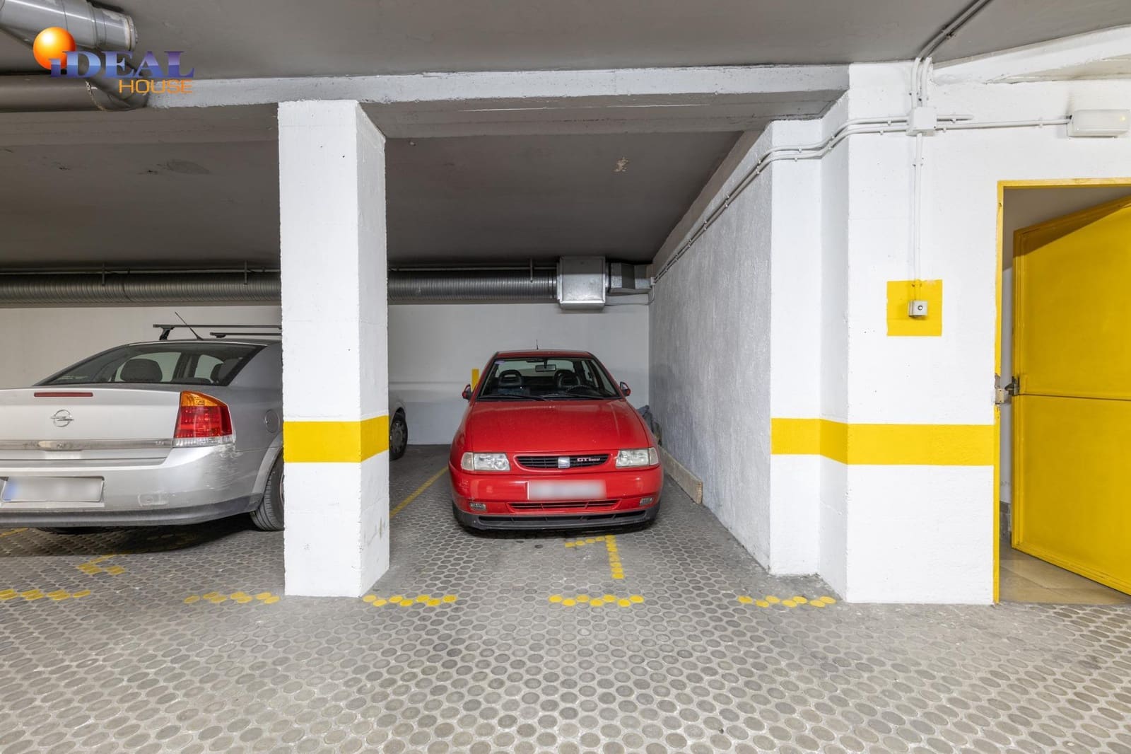 Garage for sale in Granada city - € 27,500 (Ref: 9433771)