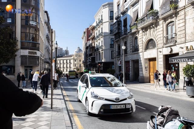 Garage for sale in Granada city - € 27,500 (Ref: 9433771)