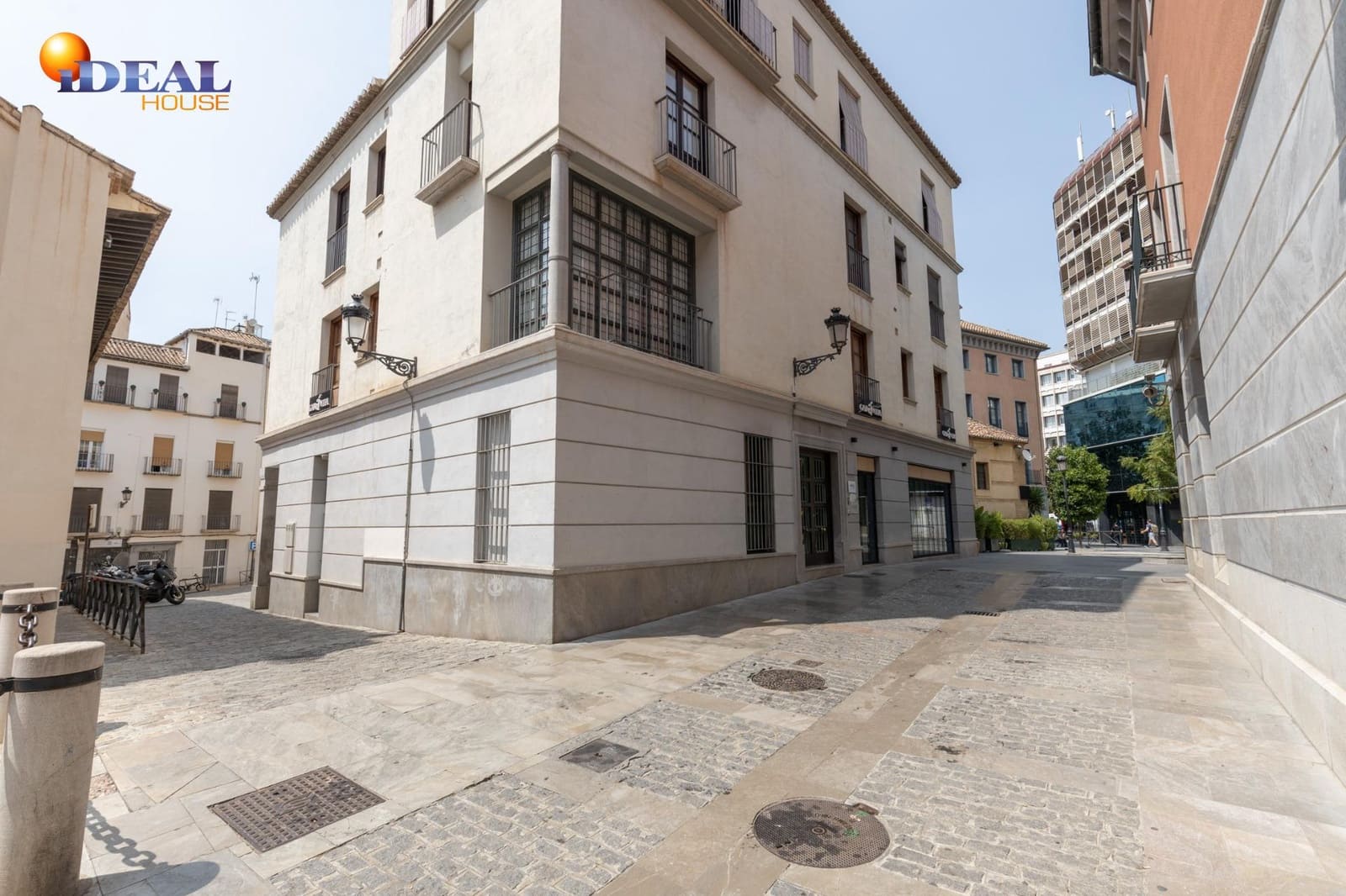 Garage for sale in Granada city - € 27,500 (Ref: 9433771)