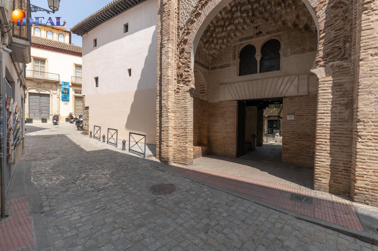 Garage for sale in Granada city - € 27,500 (Ref: 9433771)