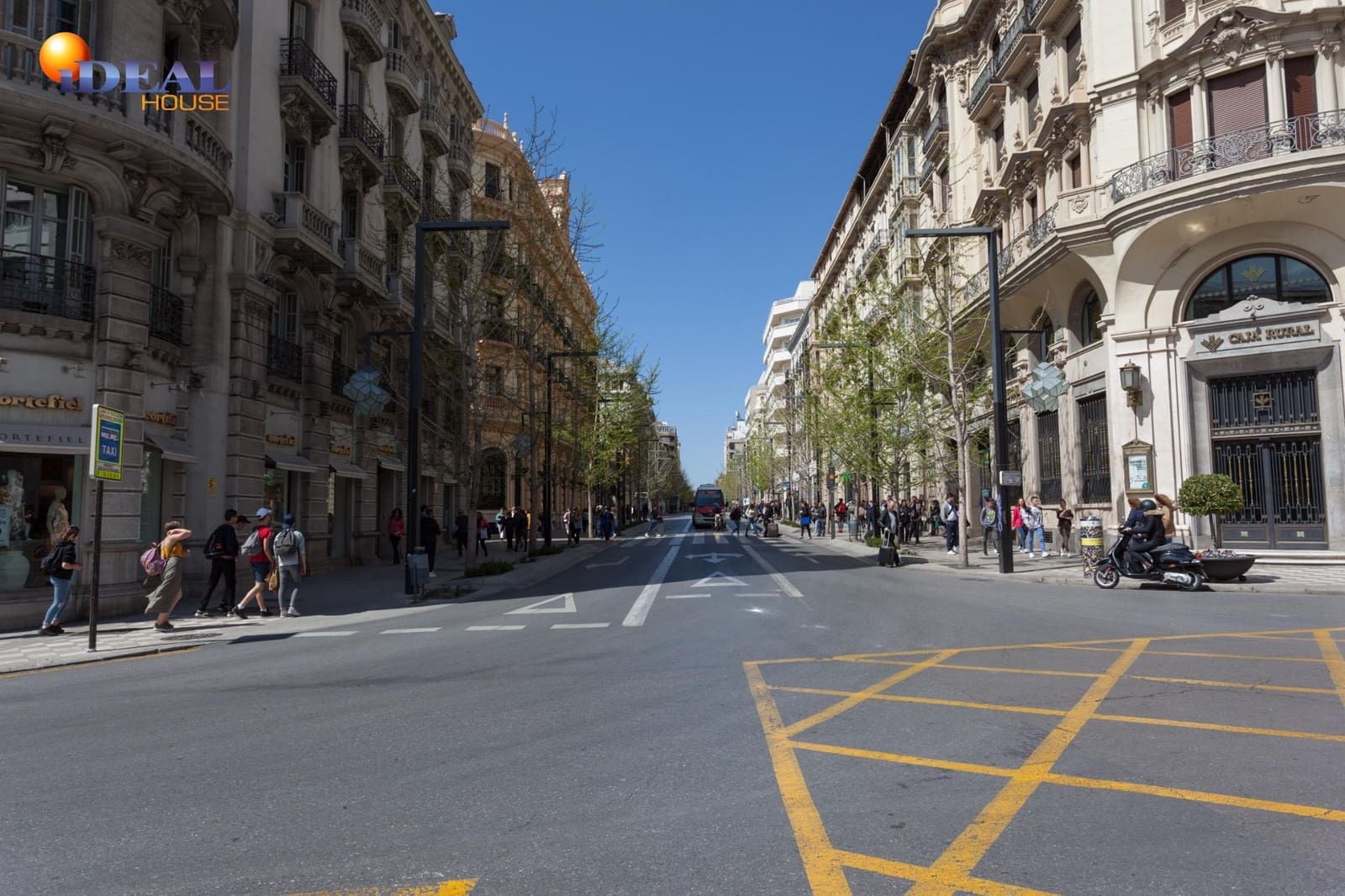 Garage for sale in Granada city - € 27,500 (Ref: 9433771)