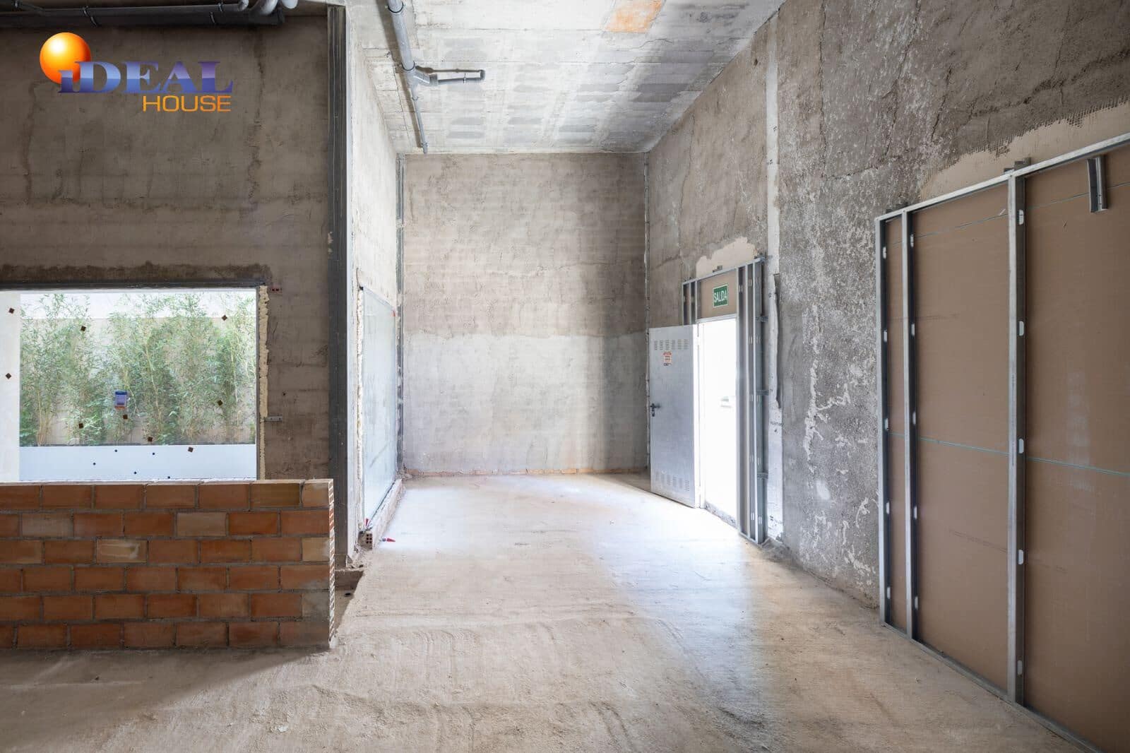 Comercial para venda em Granada cidade - 350 000 € (Ref: 9433773)