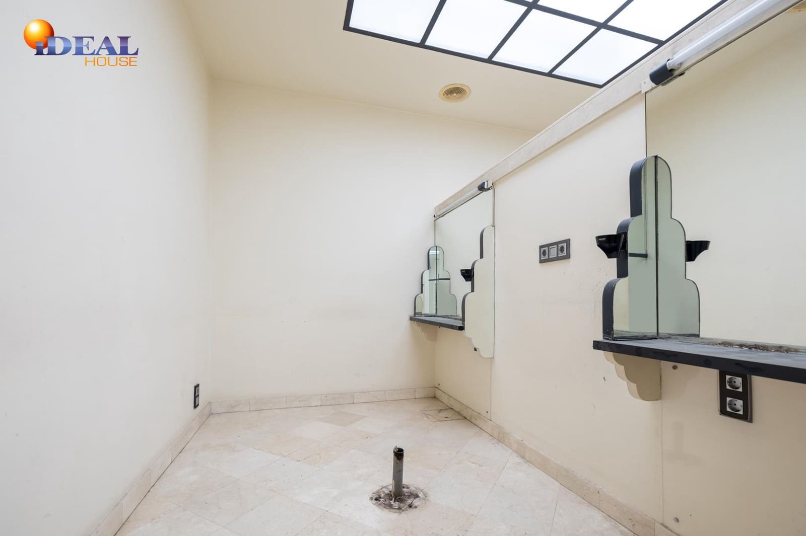 1 Zimmer Gewerbe zu verkaufen in Granada Stadt - 375.000 € (Ref: 9433775)