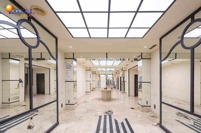 1 Zimmer Gewerbe zu verkaufen in Centro, Granada Stadt - 375.000 € (Ref: 9433775)