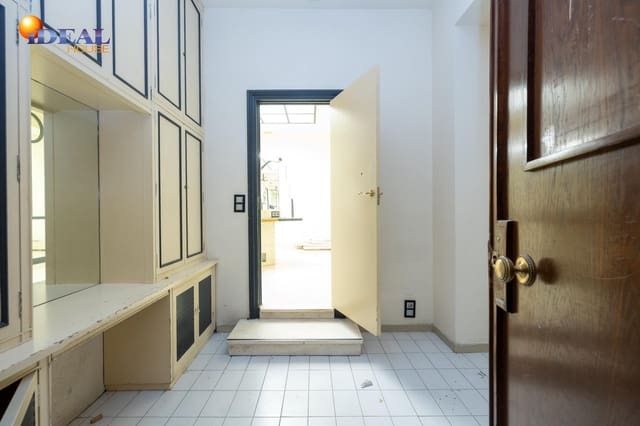 1 Zimmer Gewerbe zu verkaufen in Centro, Granada Stadt - 375.000 € (Ref: 9433775)