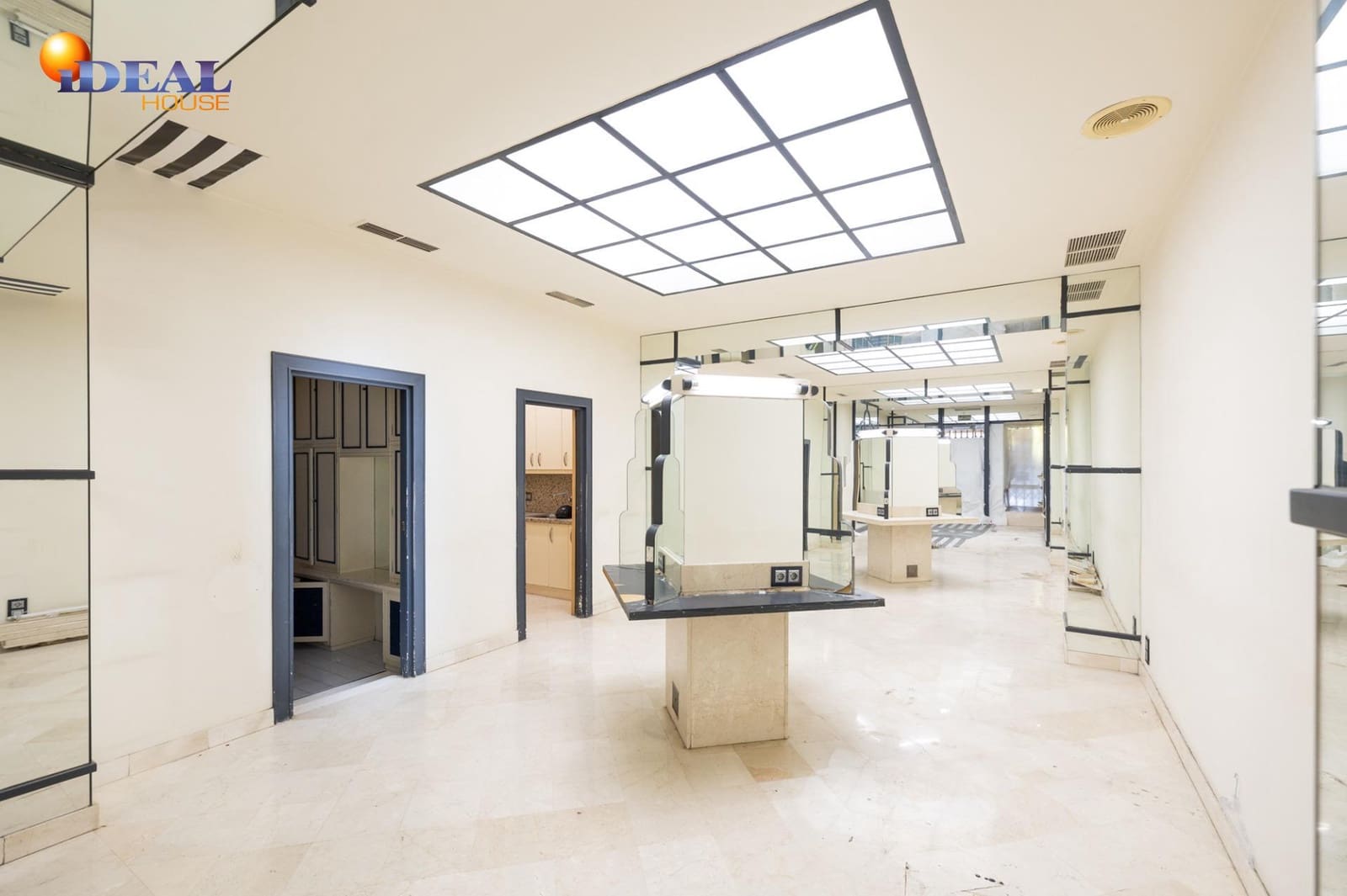 1 Zimmer Gewerbe zu verkaufen in Granada Stadt - 375.000 € (Ref: 9433775)