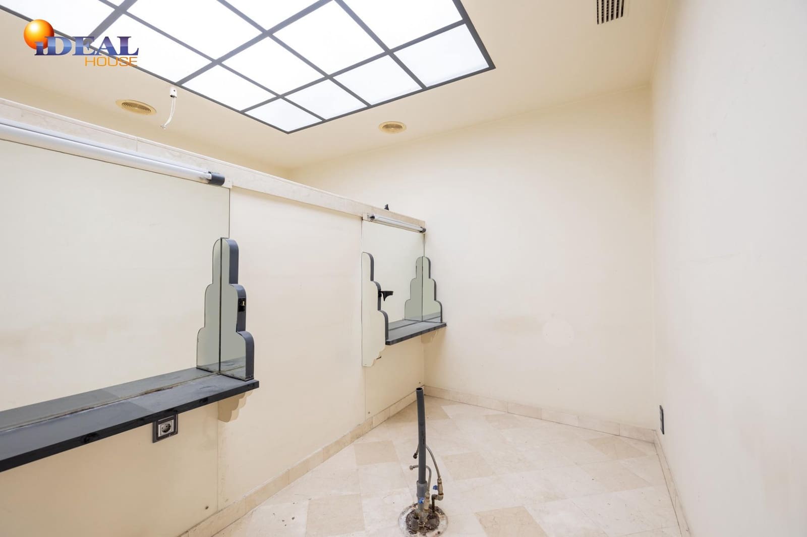 1 Zimmer Gewerbe zu verkaufen in Granada Stadt - 375.000 € (Ref: 9433775)