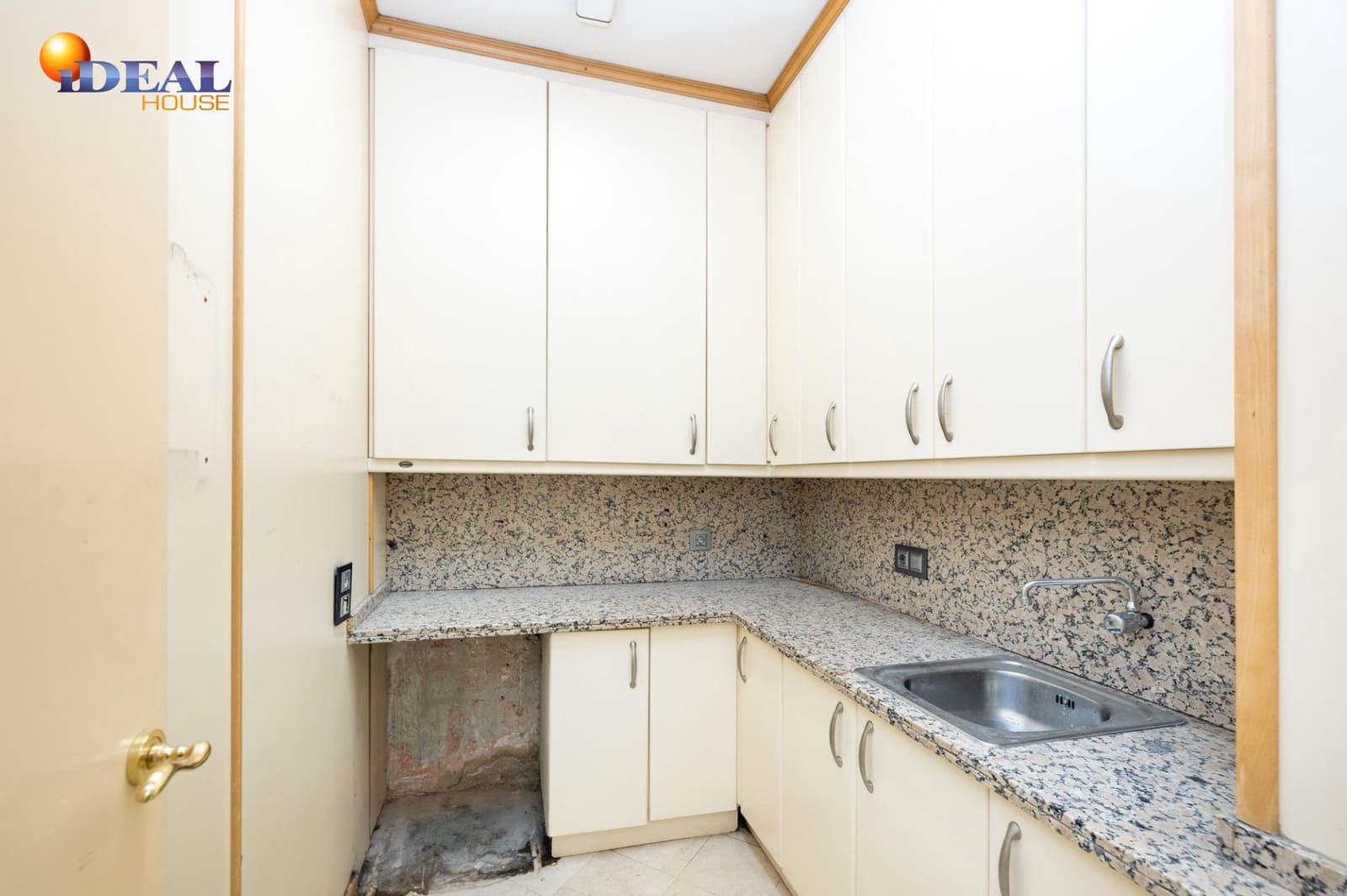 1 Zimmer Gewerbe zu verkaufen in Granada Stadt - 375.000 € (Ref: 9433775)