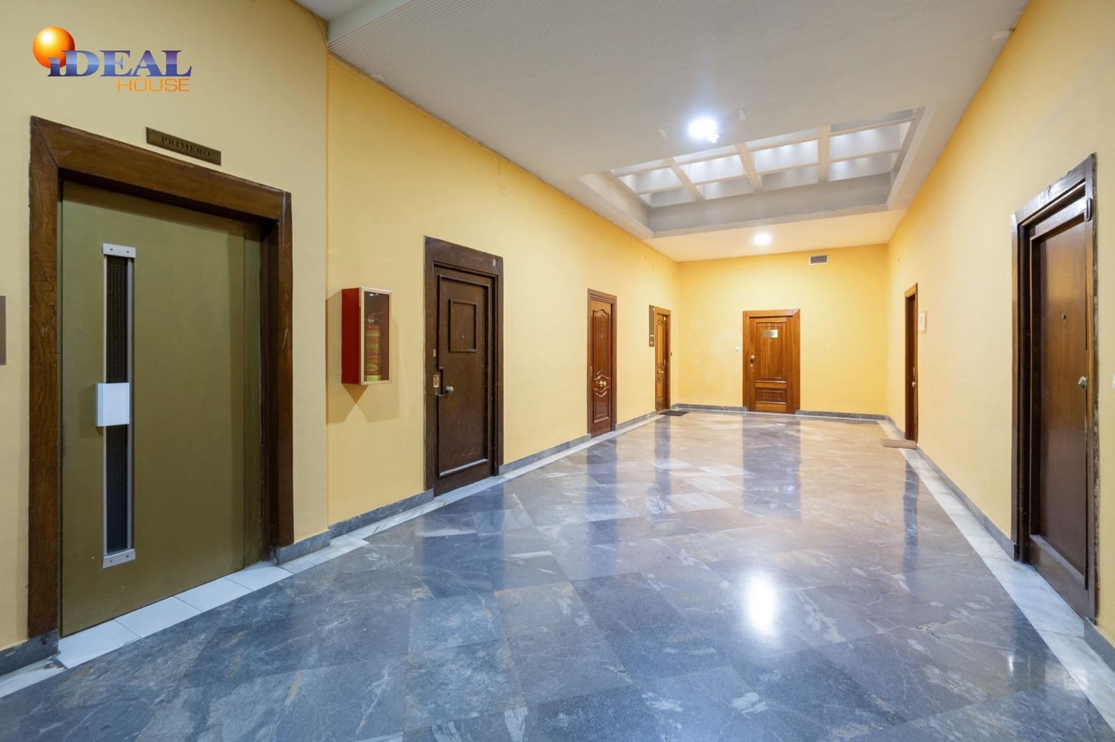 1 Zimmer Gewerbe zu verkaufen in Granada Stadt - 375.000 € (Ref: 9433775)