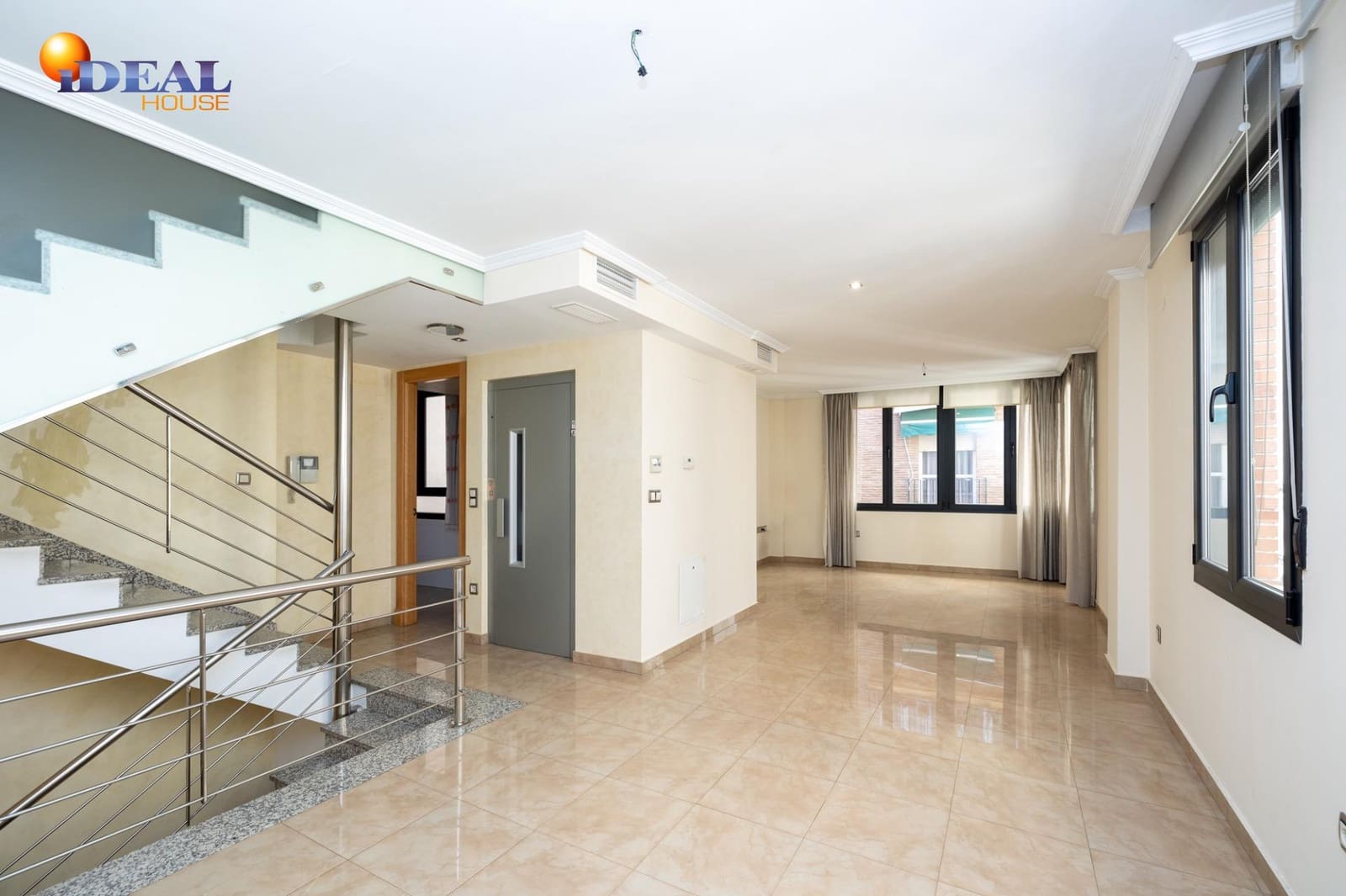 Casa de 5 habitaciones en Granada ciudad en venta con garaje - 895.000 € (Ref: 9433777)