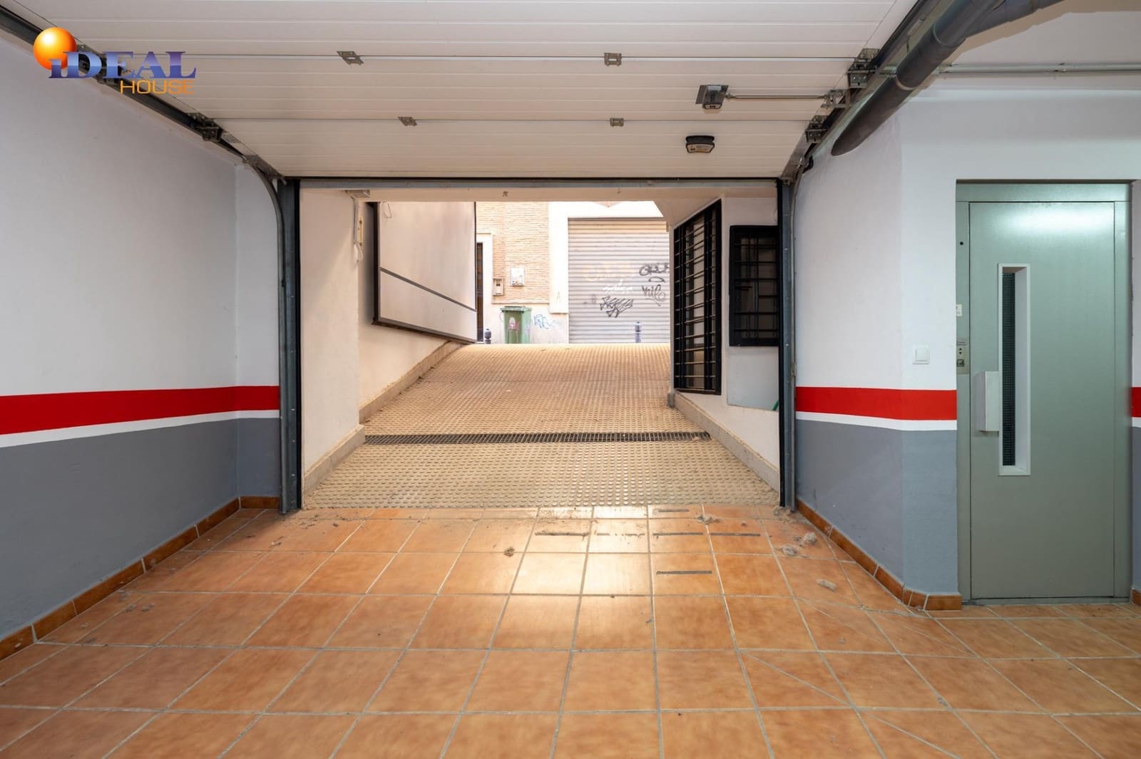 Casa de 5 habitaciones en Granada ciudad en venta con garaje - 895.000 € (Ref: 9433777)