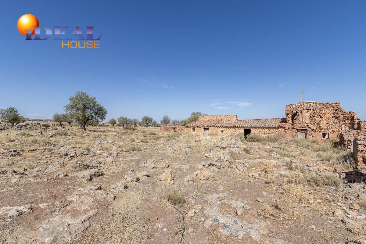 Maalaistalo myytävänä paikassa Gor - 17 900 € (Ref: 9433778)