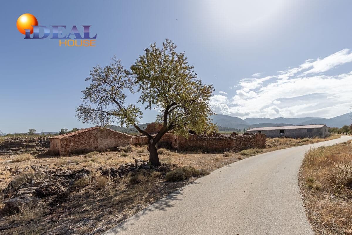 Maalaistalo myytävänä paikassa Gor - 17 900 € (Ref: 9433778)