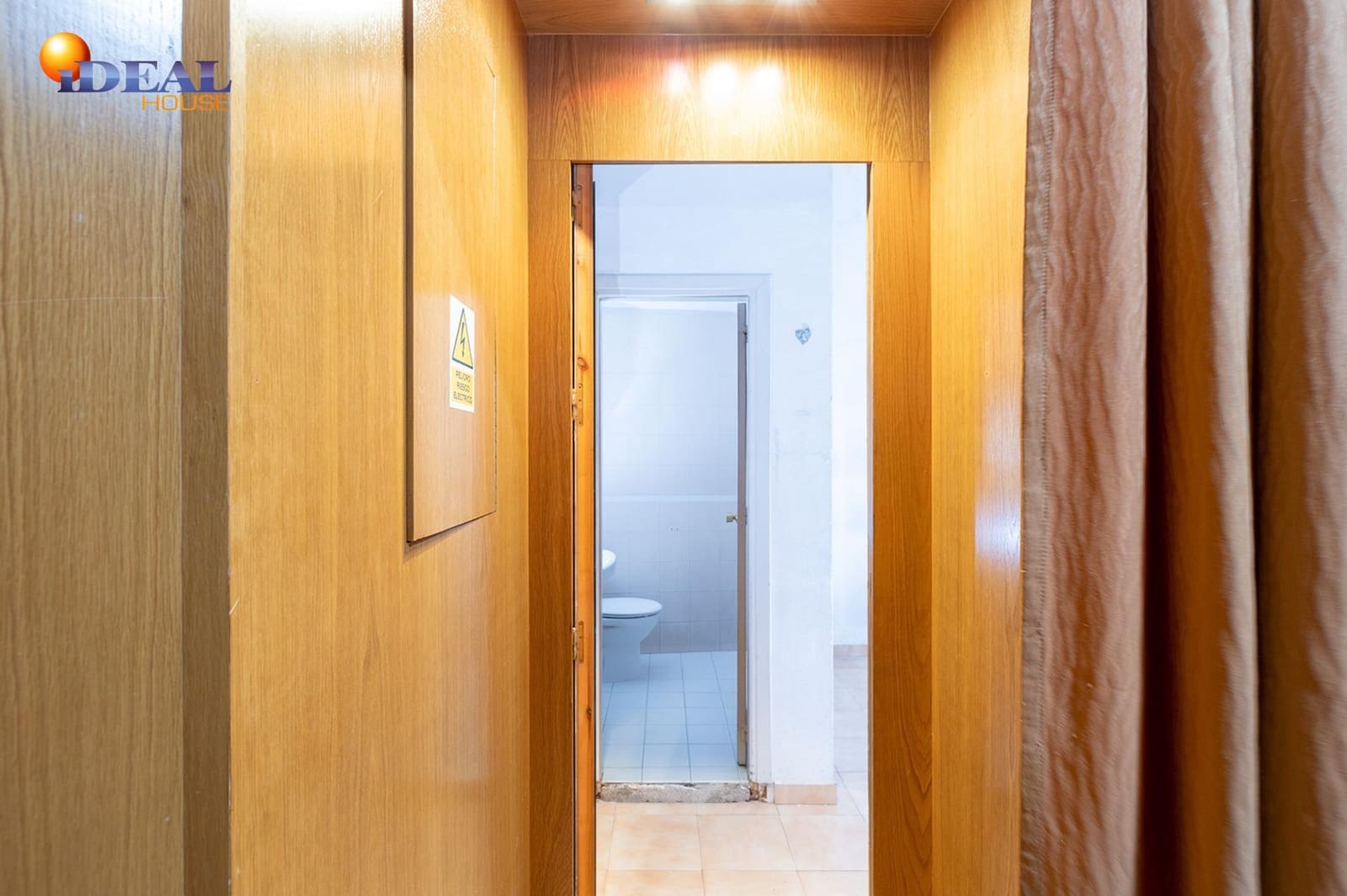 Commercieel te koop in Granada stad - € 210.000 (Ref: 9433781)