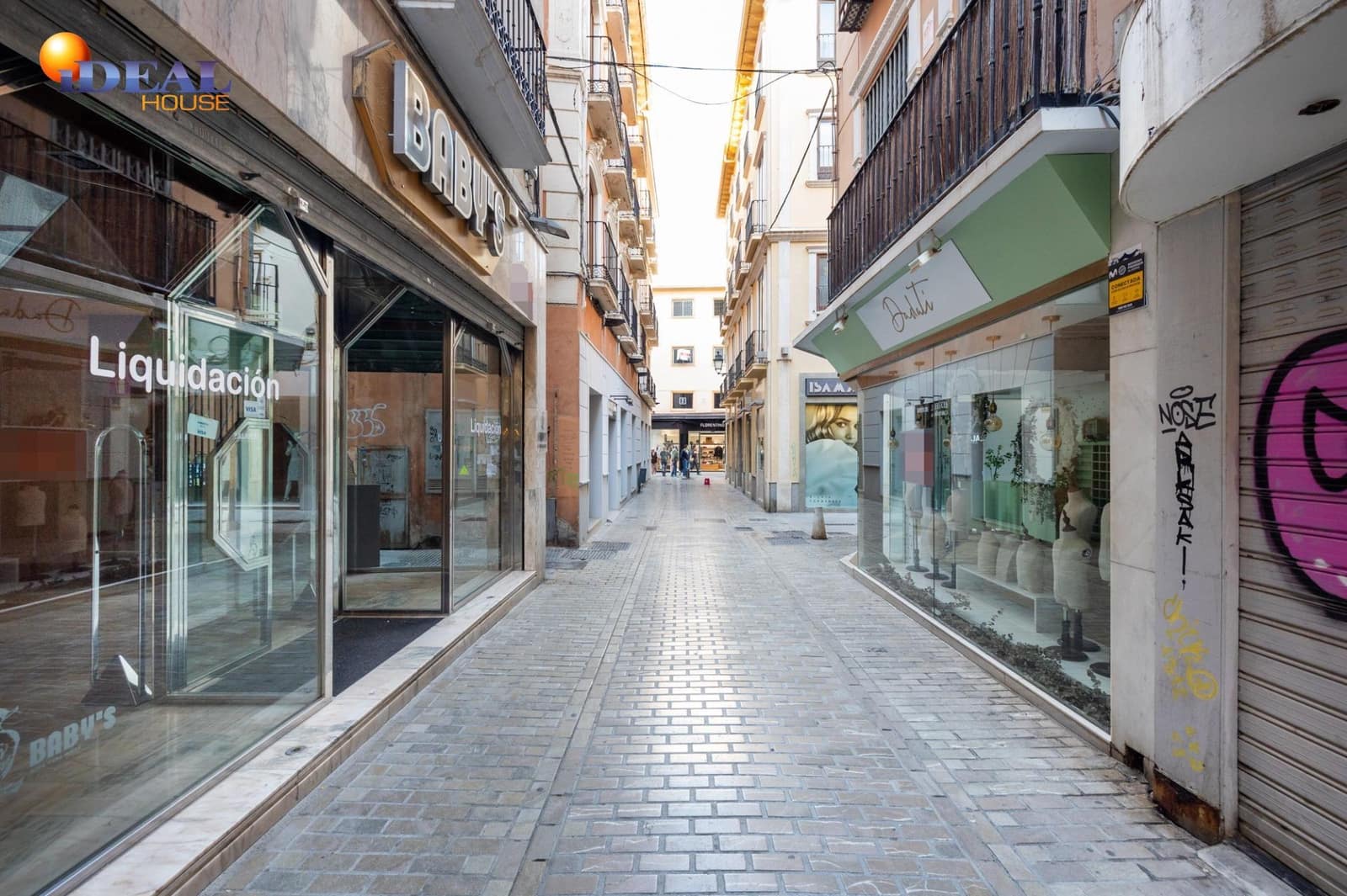 Commercieel te koop in Granada stad - € 210.000 (Ref: 9433781)